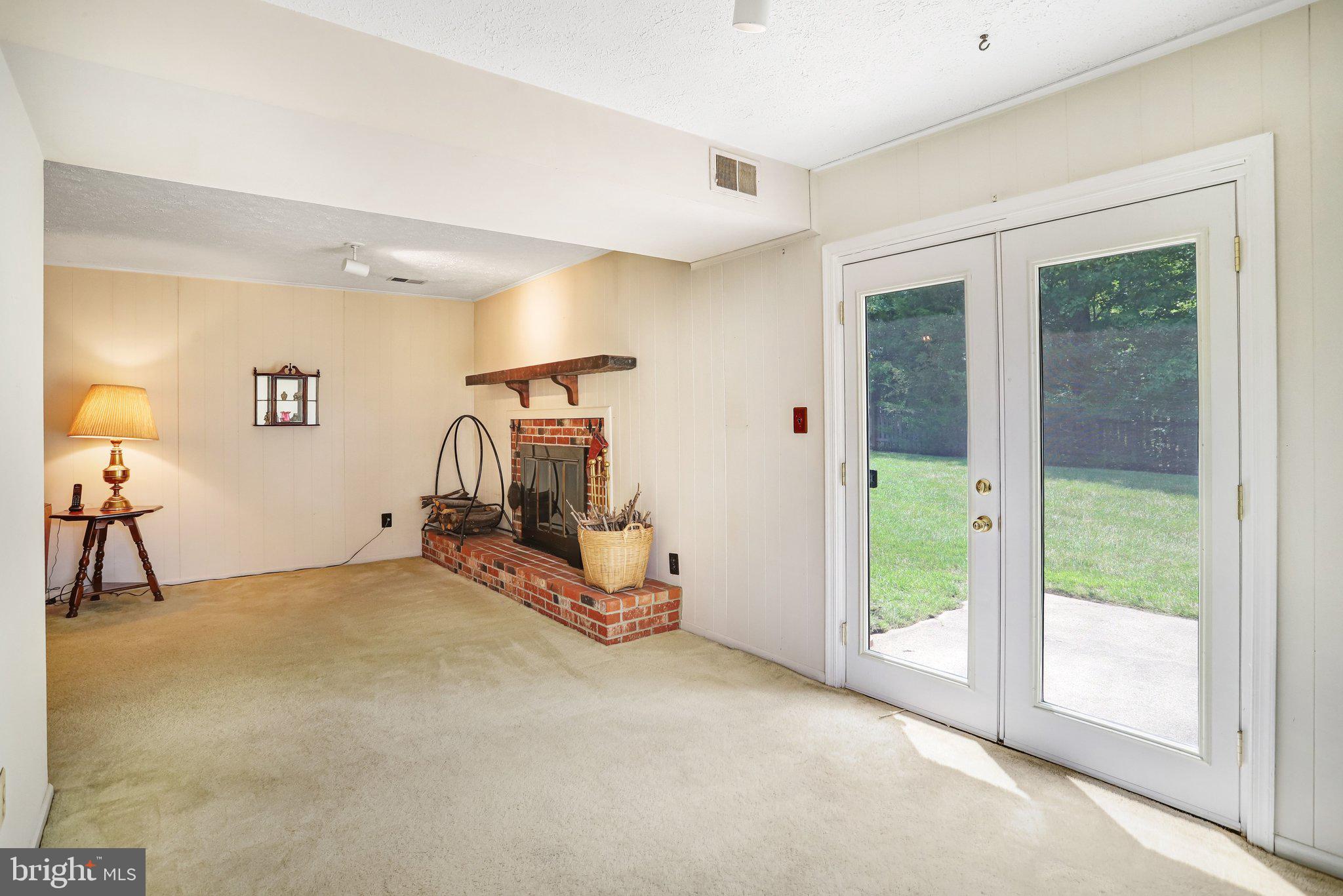 KINGSTON CHASE - Residential