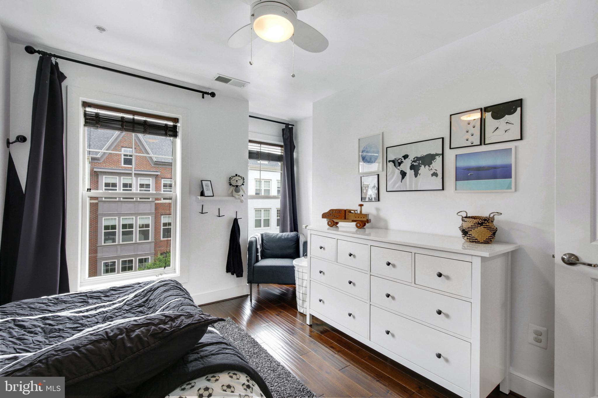 CROWN FARM - Residential