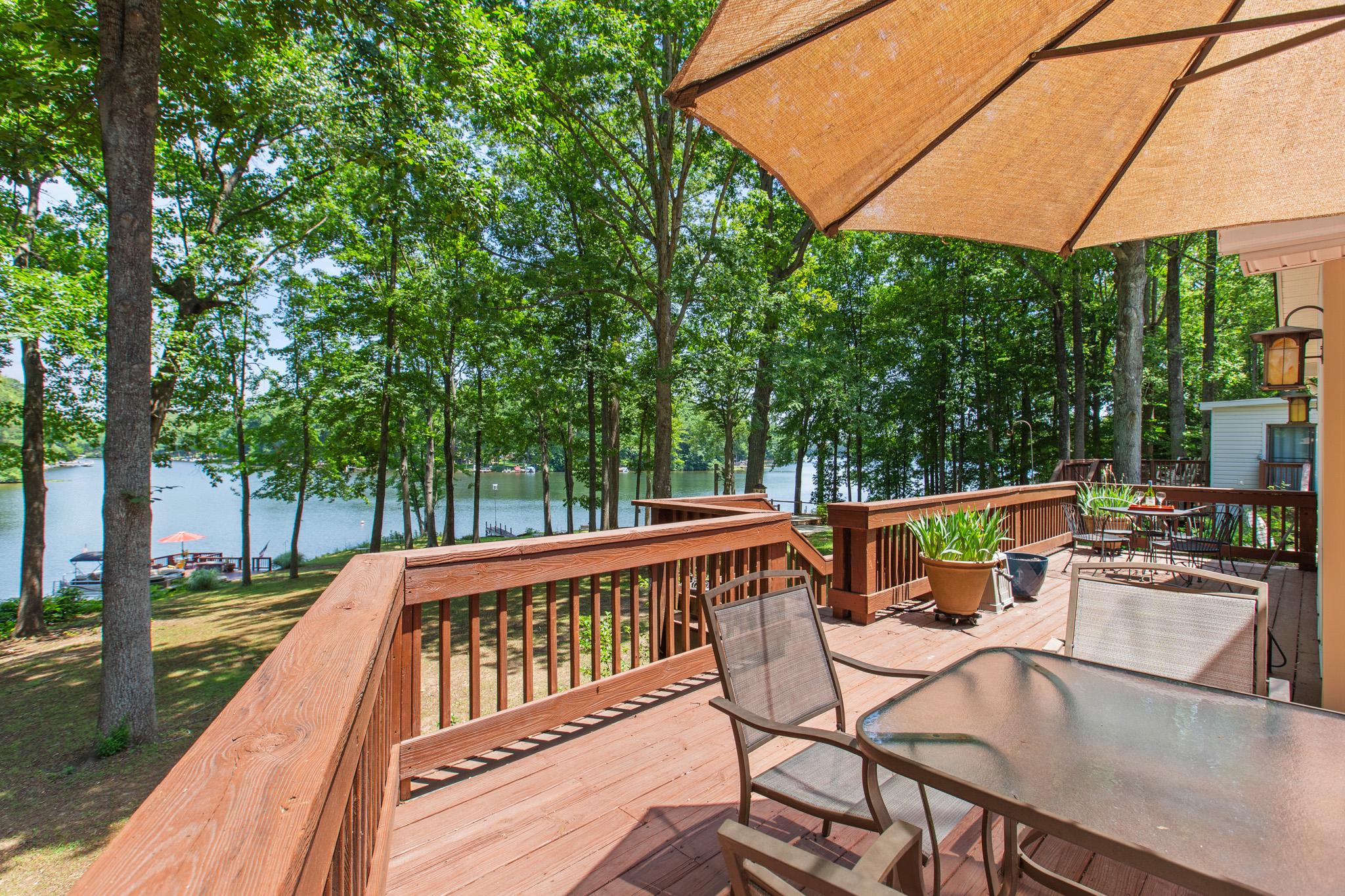LAKE CAROLINE - Residential