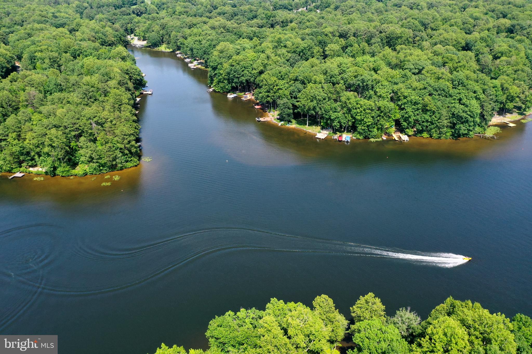LAKE CAROLINE - Residential
