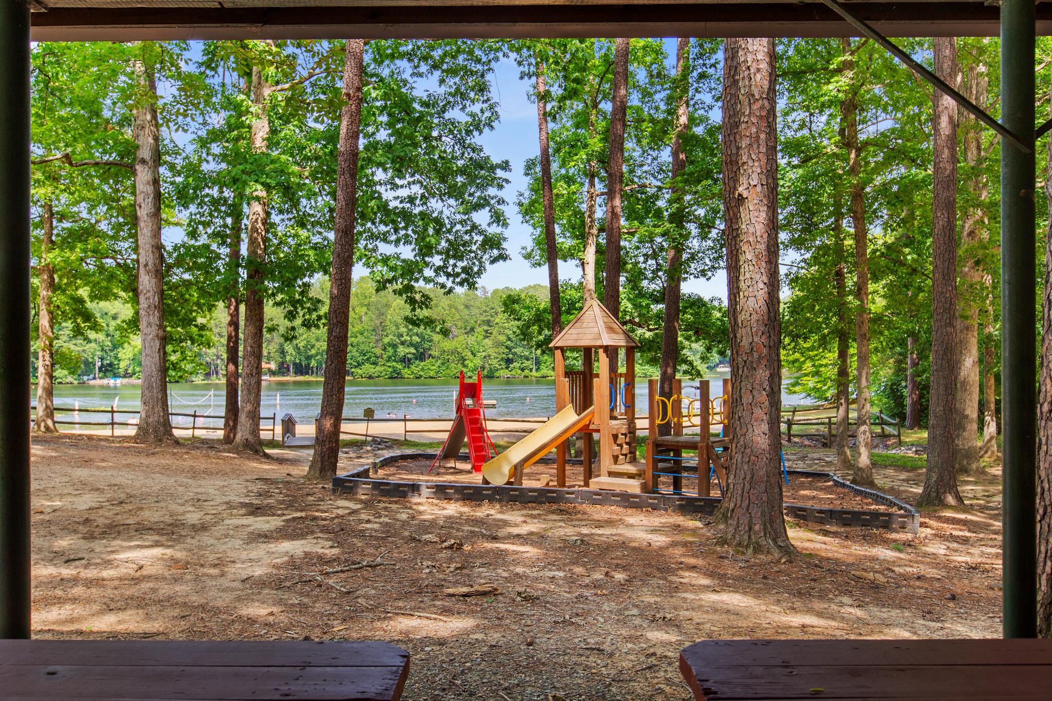 LAKE CAROLINE - Residential