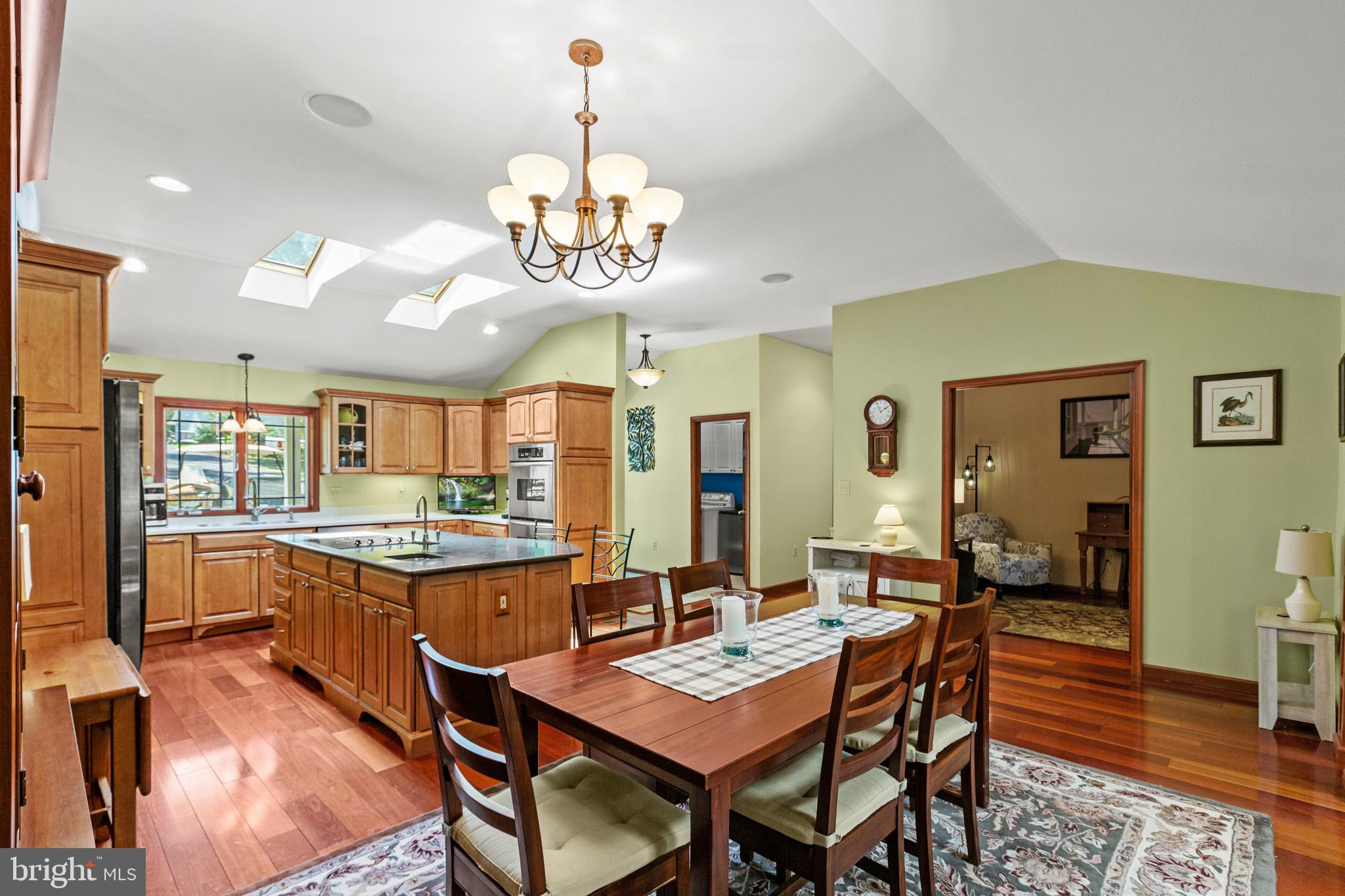 LAKE CAROLINE - Residential