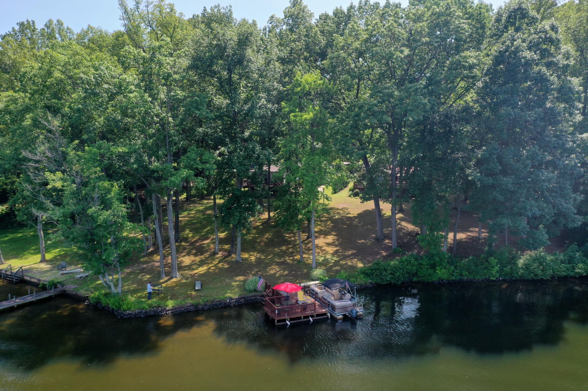 LAKE CAROLINE - Residential