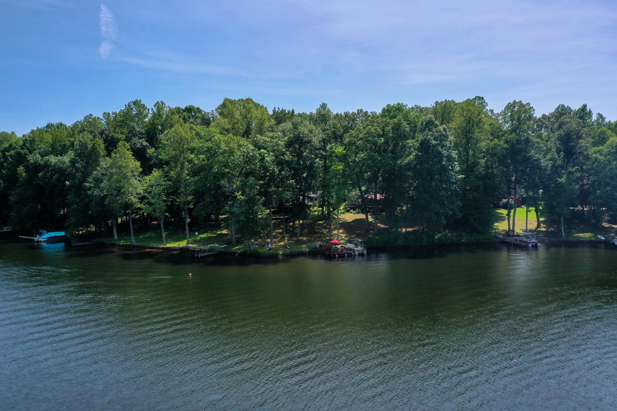 LAKE CAROLINE - Residential