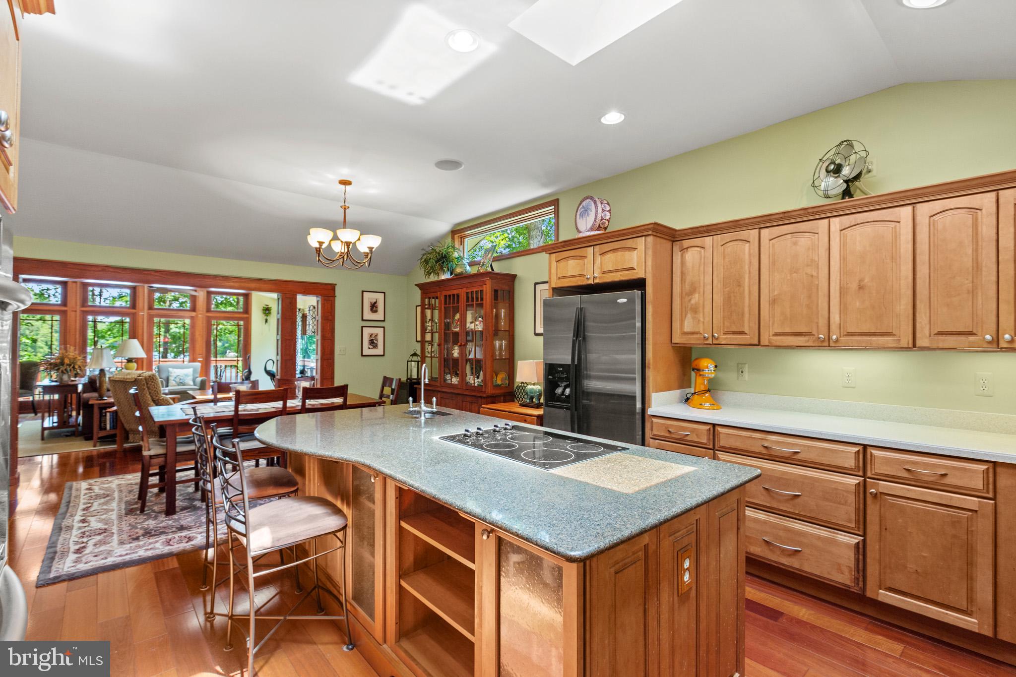 LAKE CAROLINE - Residential