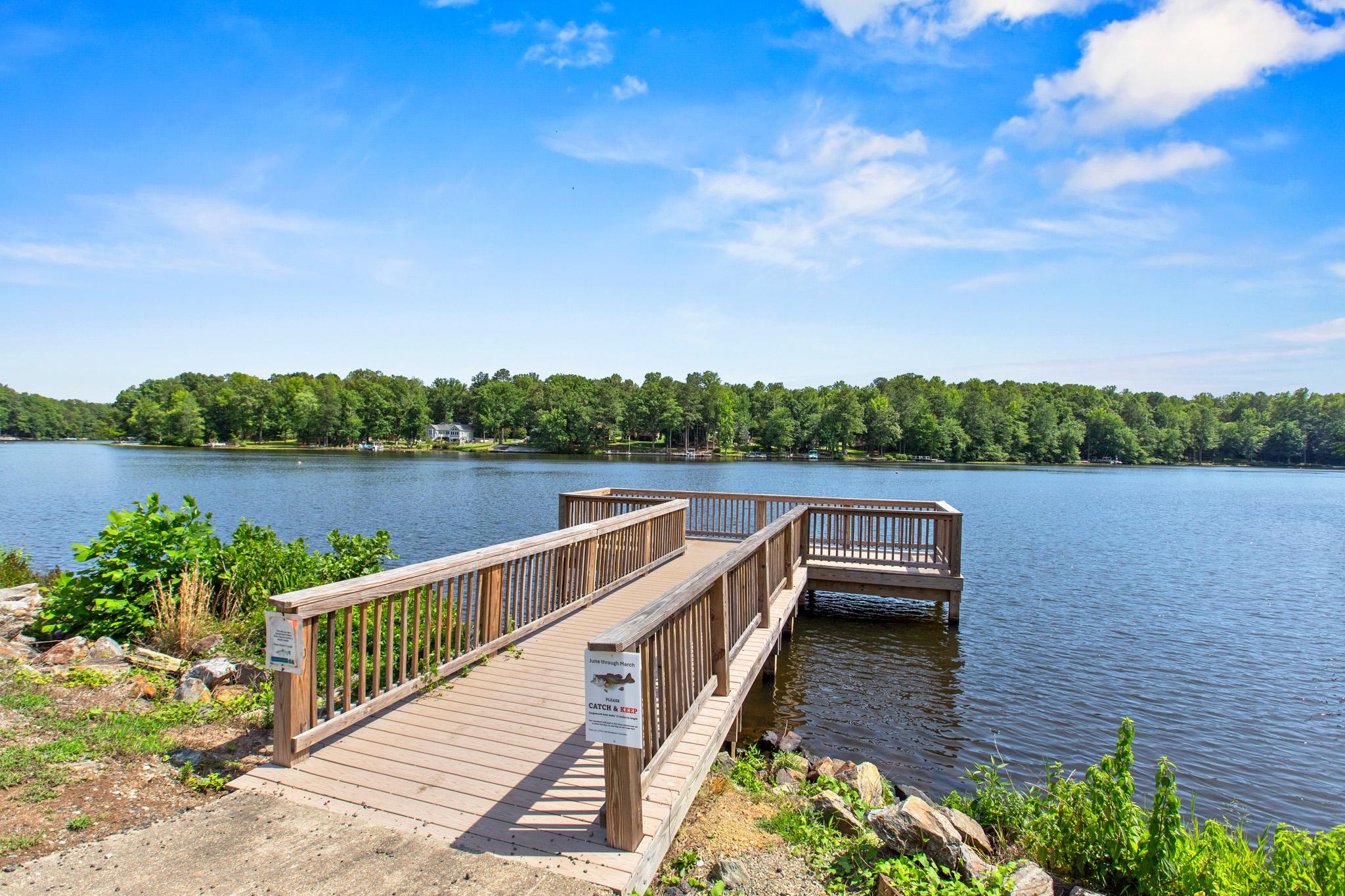 LAKE CAROLINE - Residential