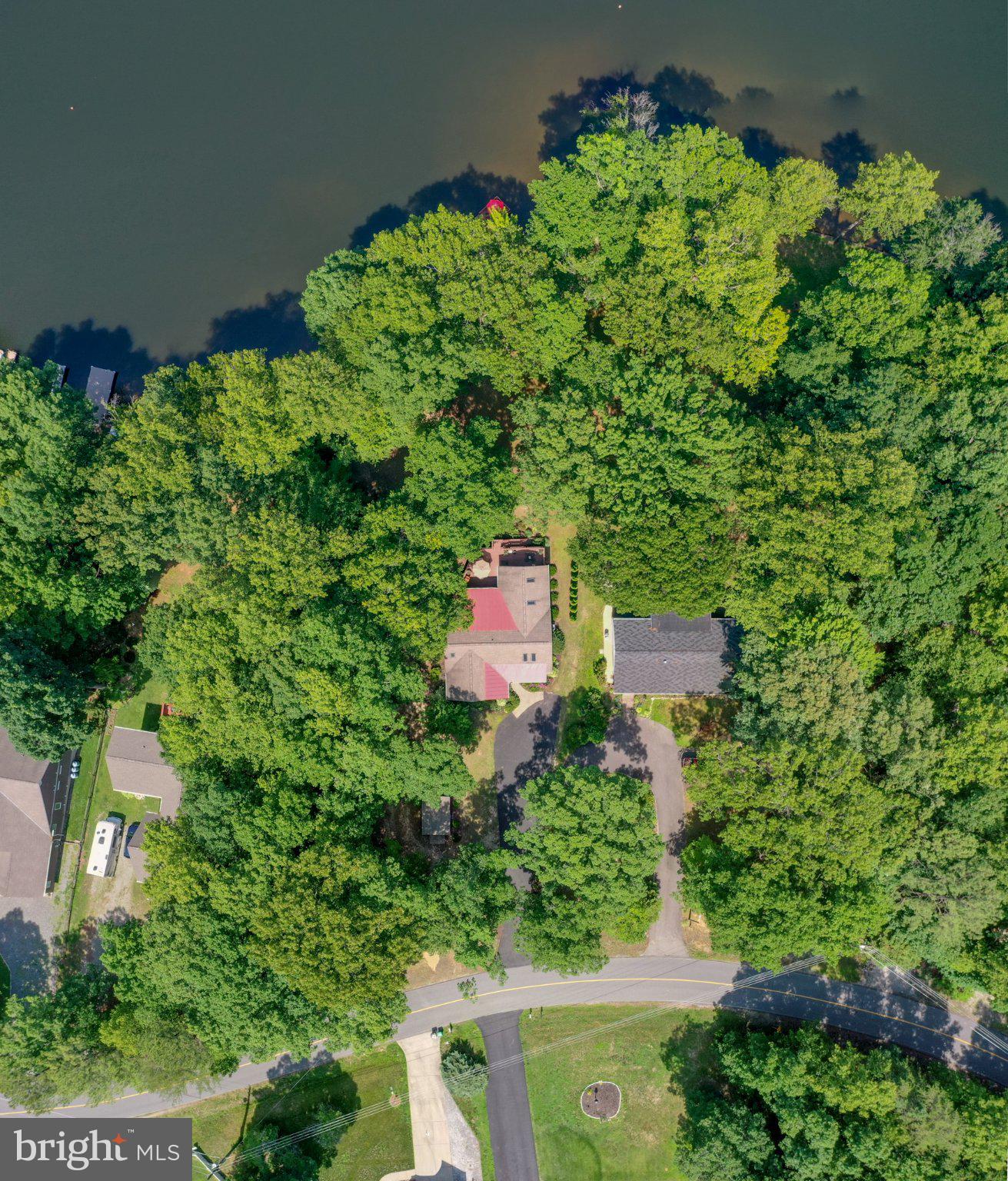 LAKE CAROLINE - Residential