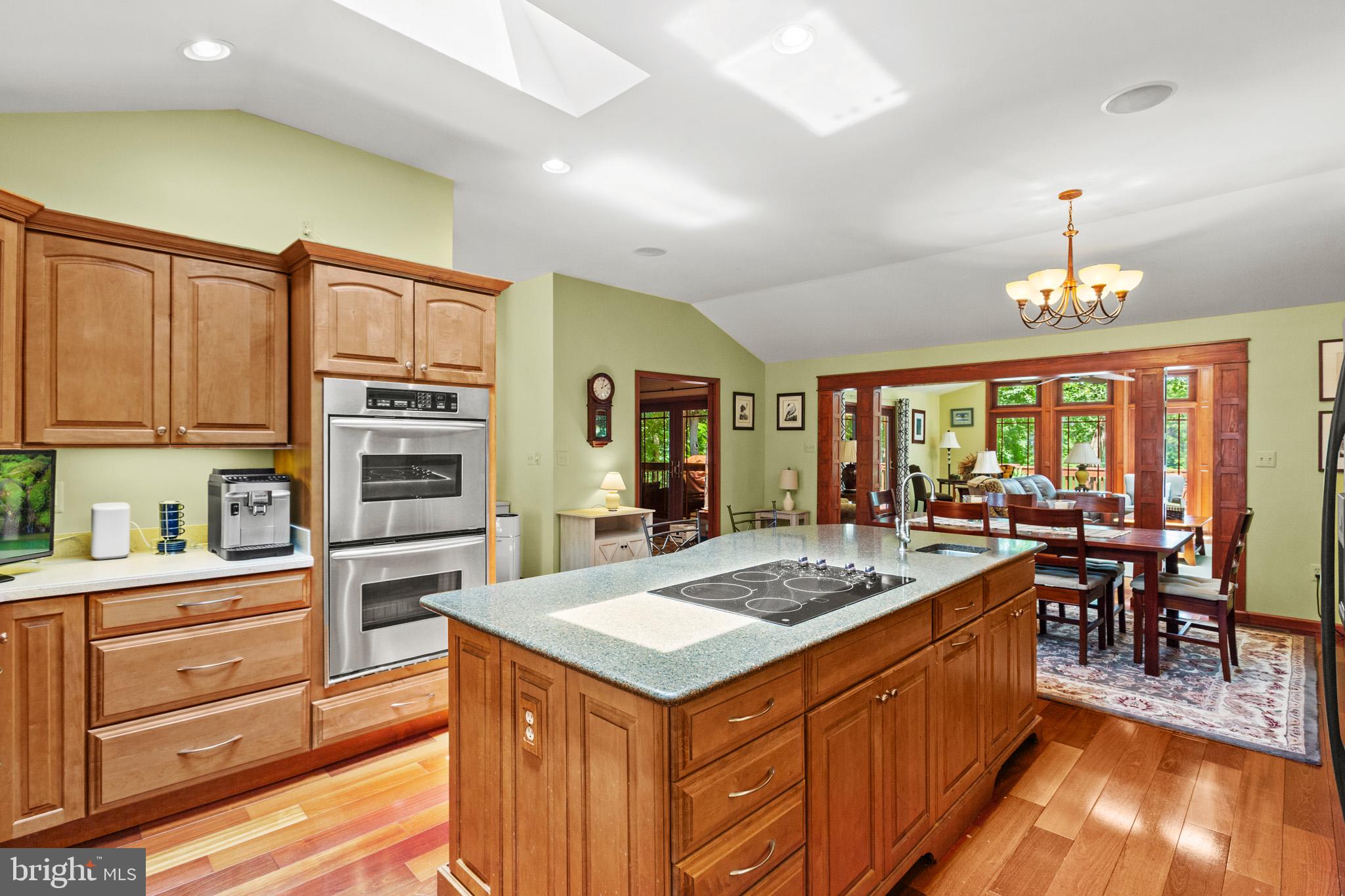 LAKE CAROLINE - Residential