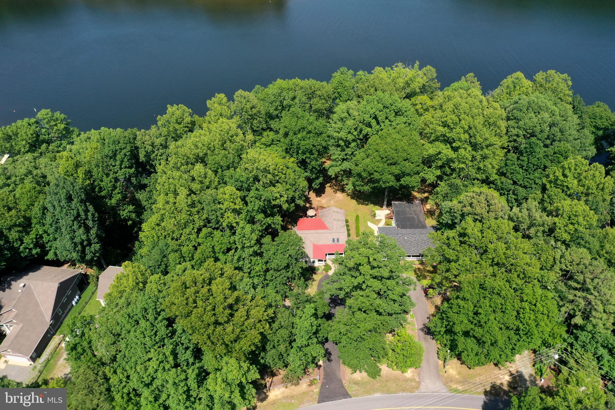 LAKE CAROLINE - Residential