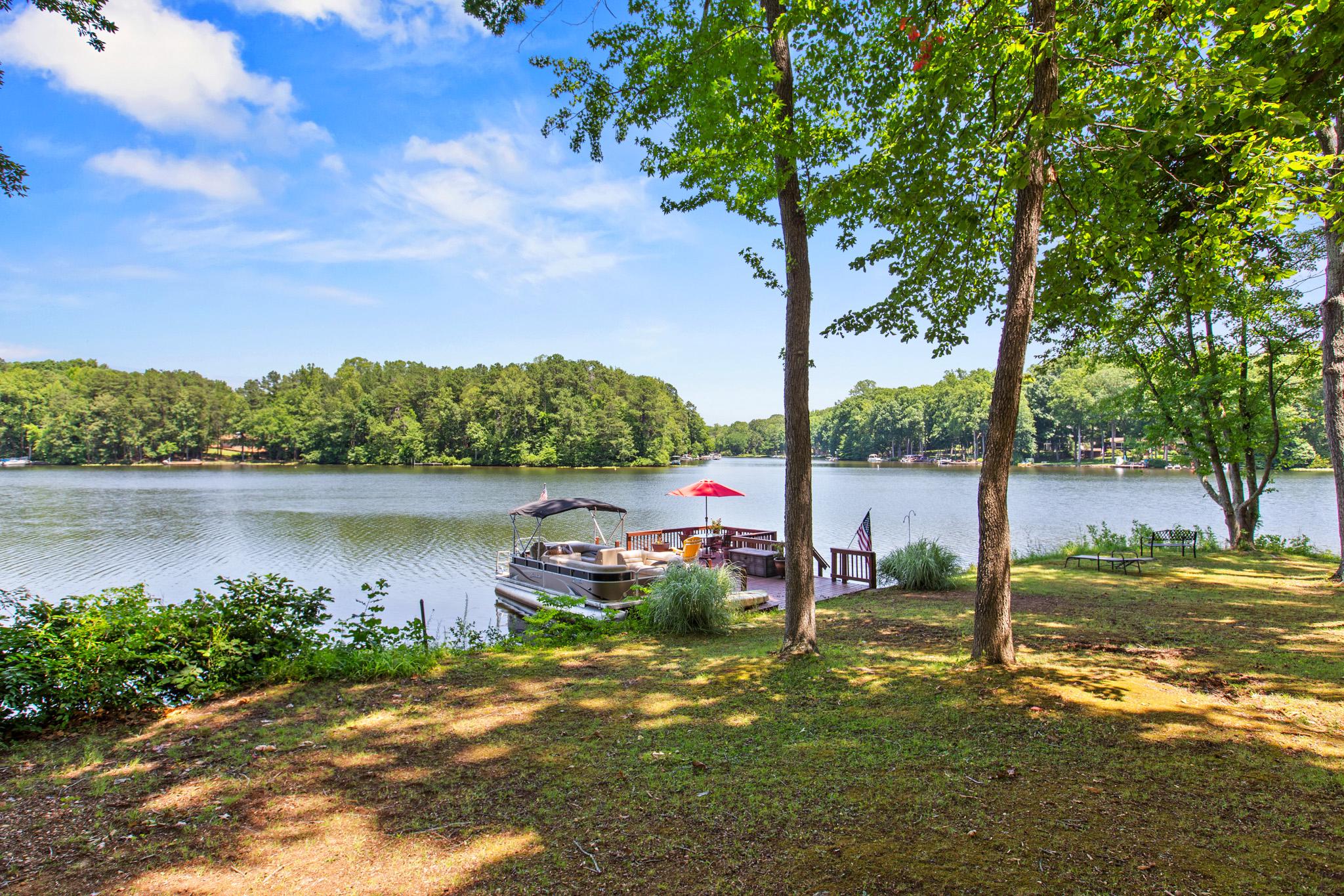 LAKE CAROLINE - Residential