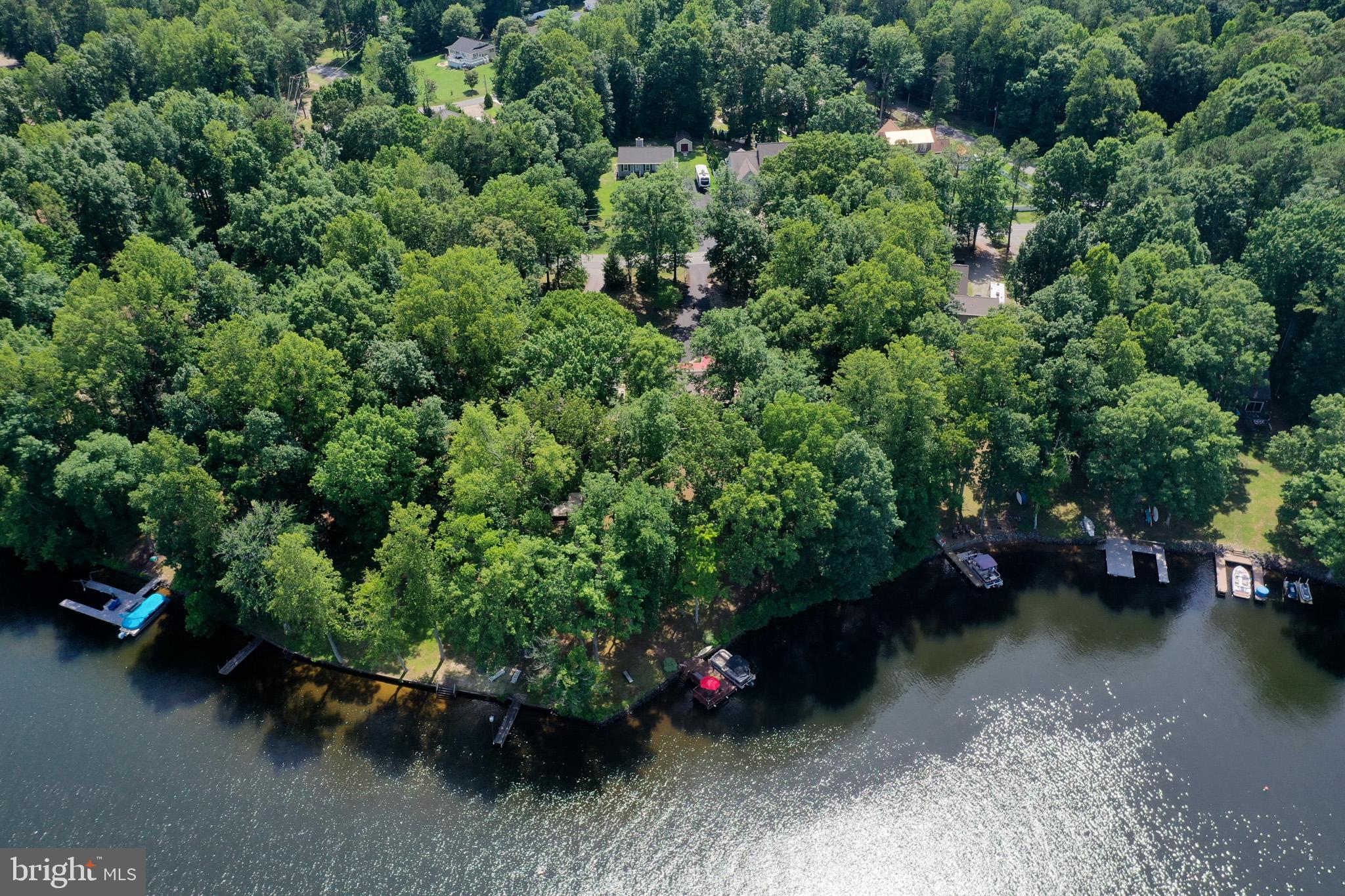 LAKE CAROLINE - Residential