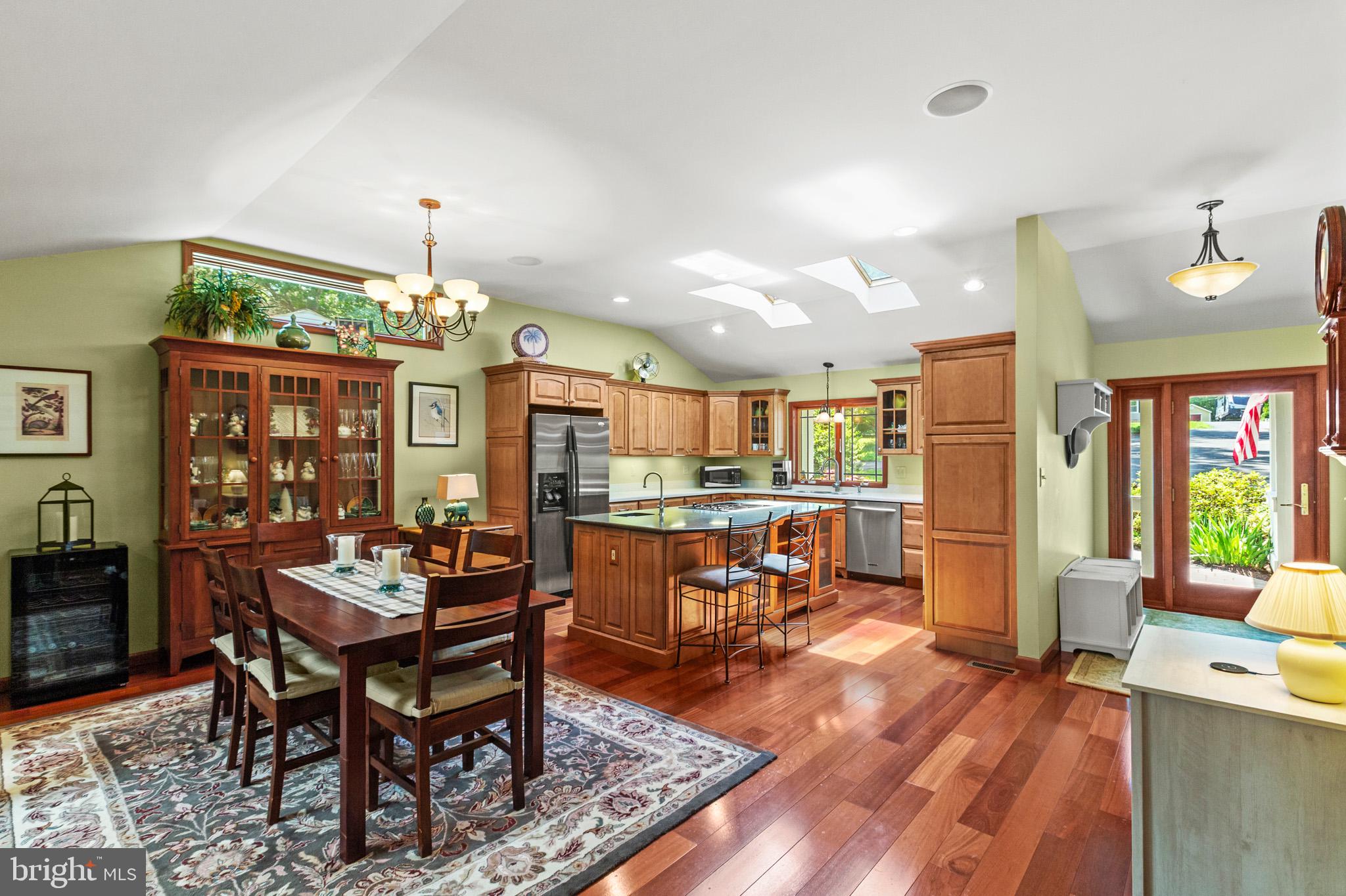 LAKE CAROLINE - Residential