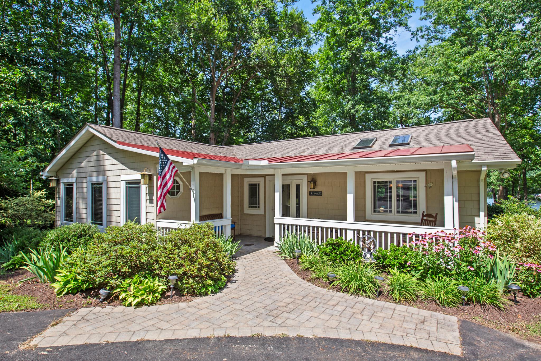 LAKE CAROLINE - Residential