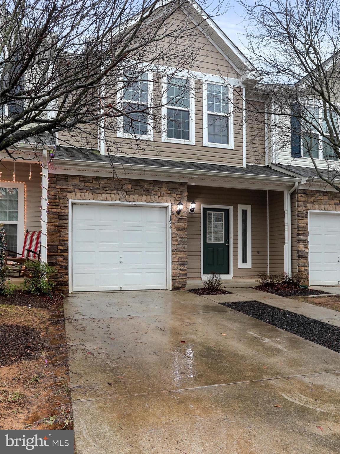 ARCHERS ROCK - Residential