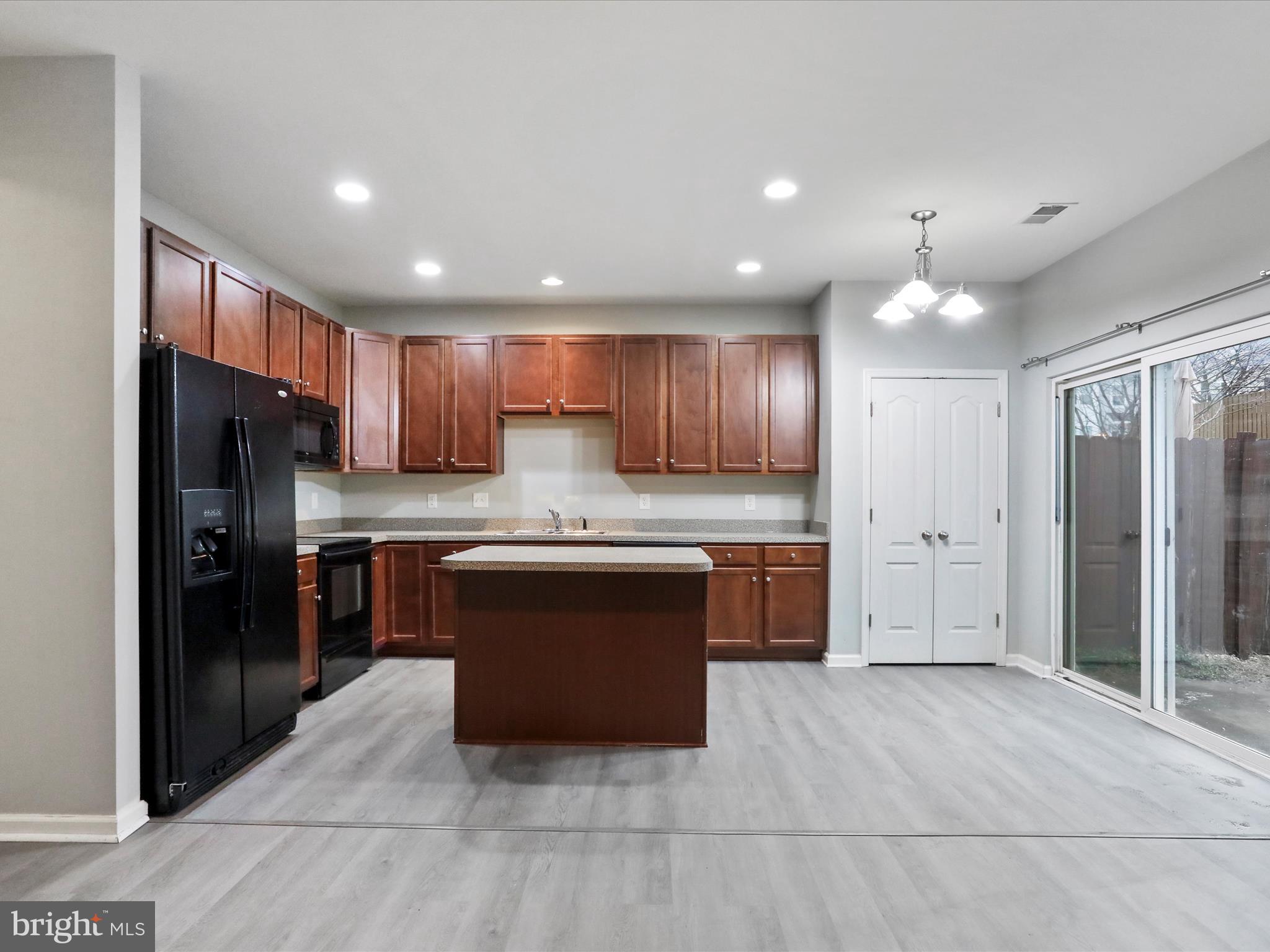ARCHERS ROCK - Residential