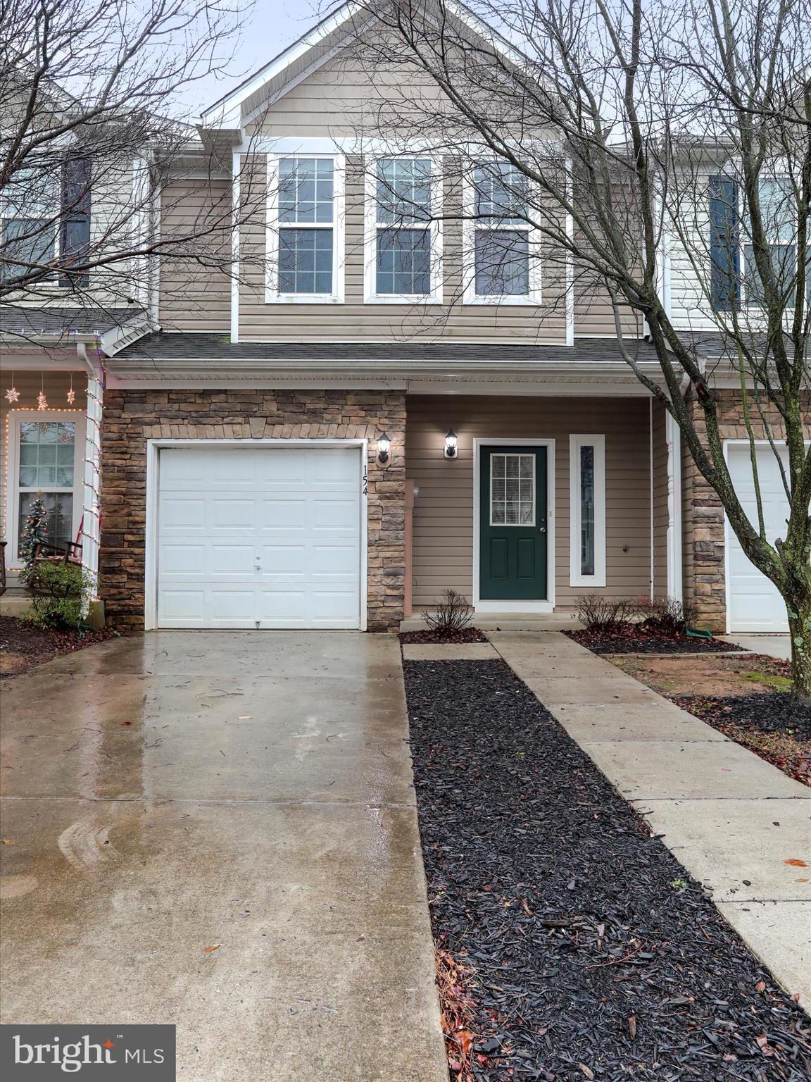 ARCHERS ROCK - Residential