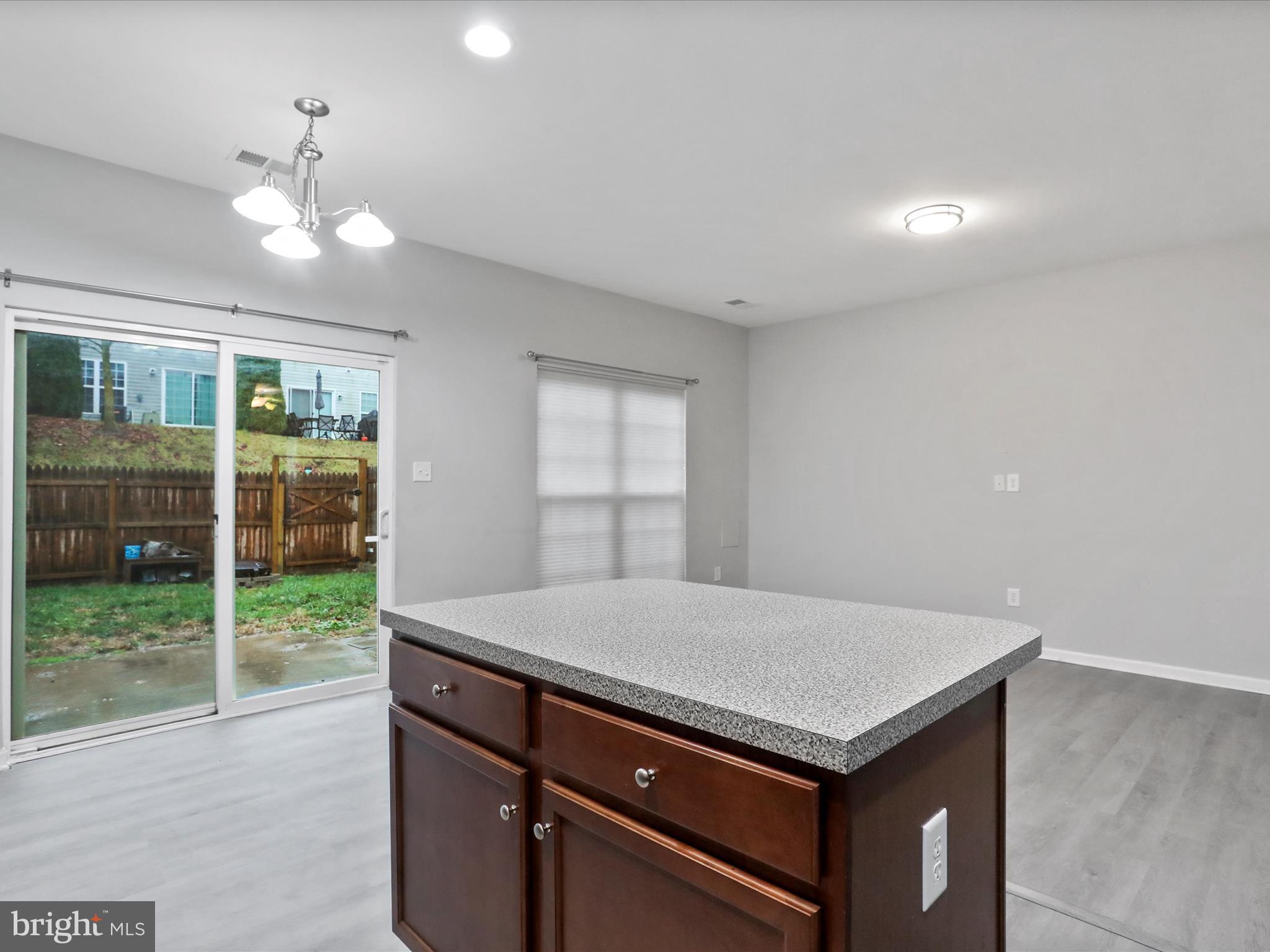 ARCHERS ROCK - Residential