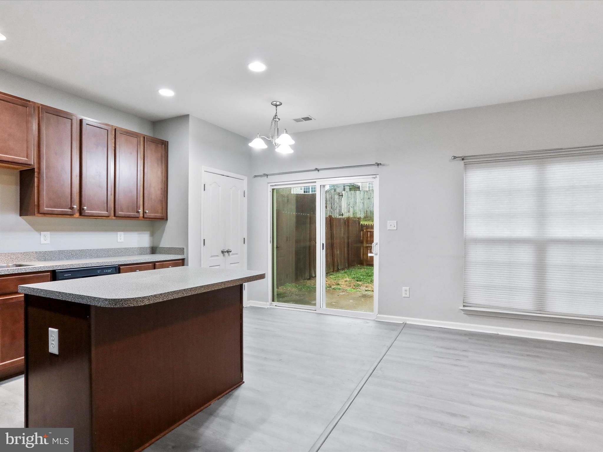 ARCHERS ROCK - Residential
