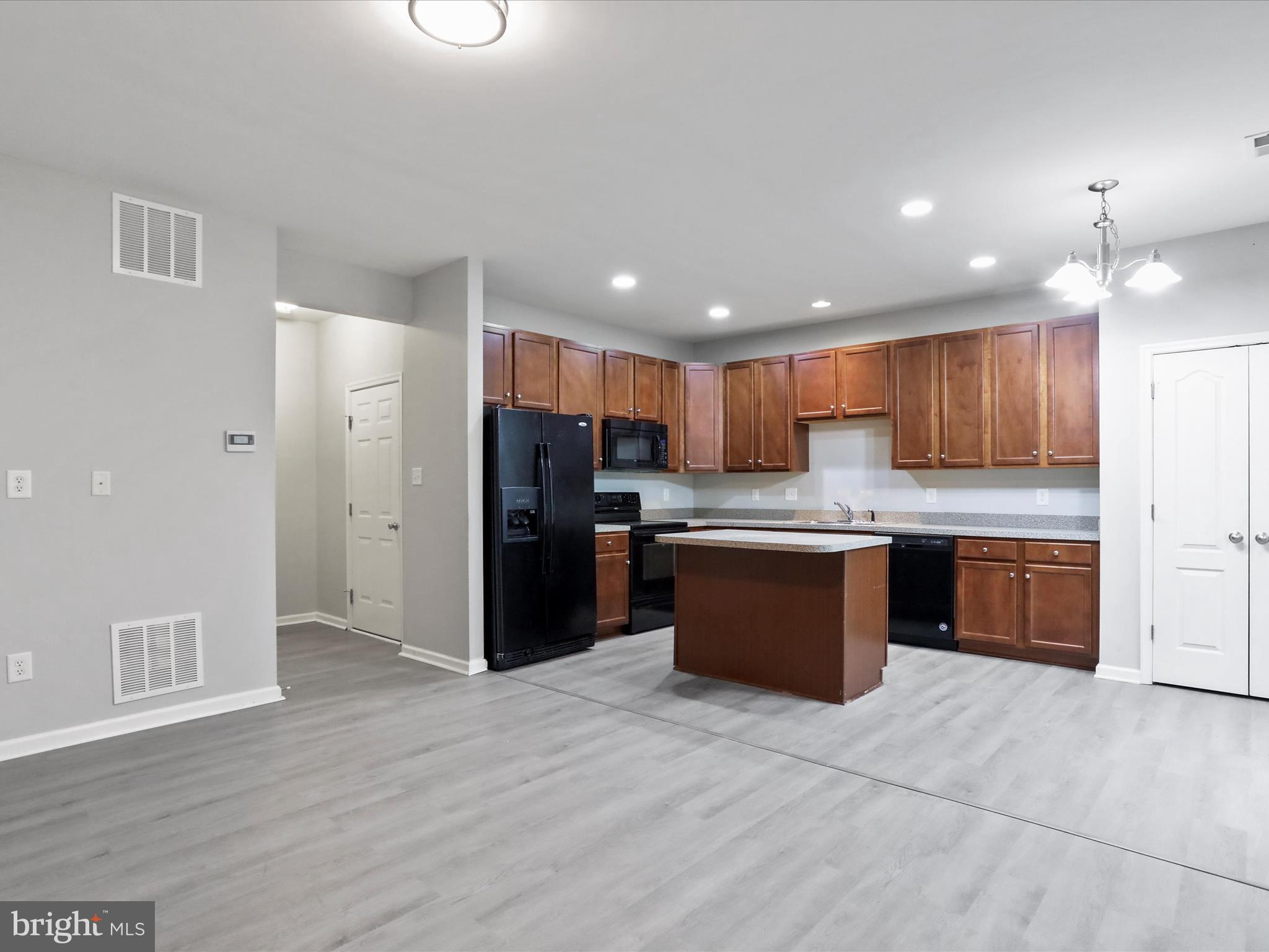 ARCHERS ROCK - Residential