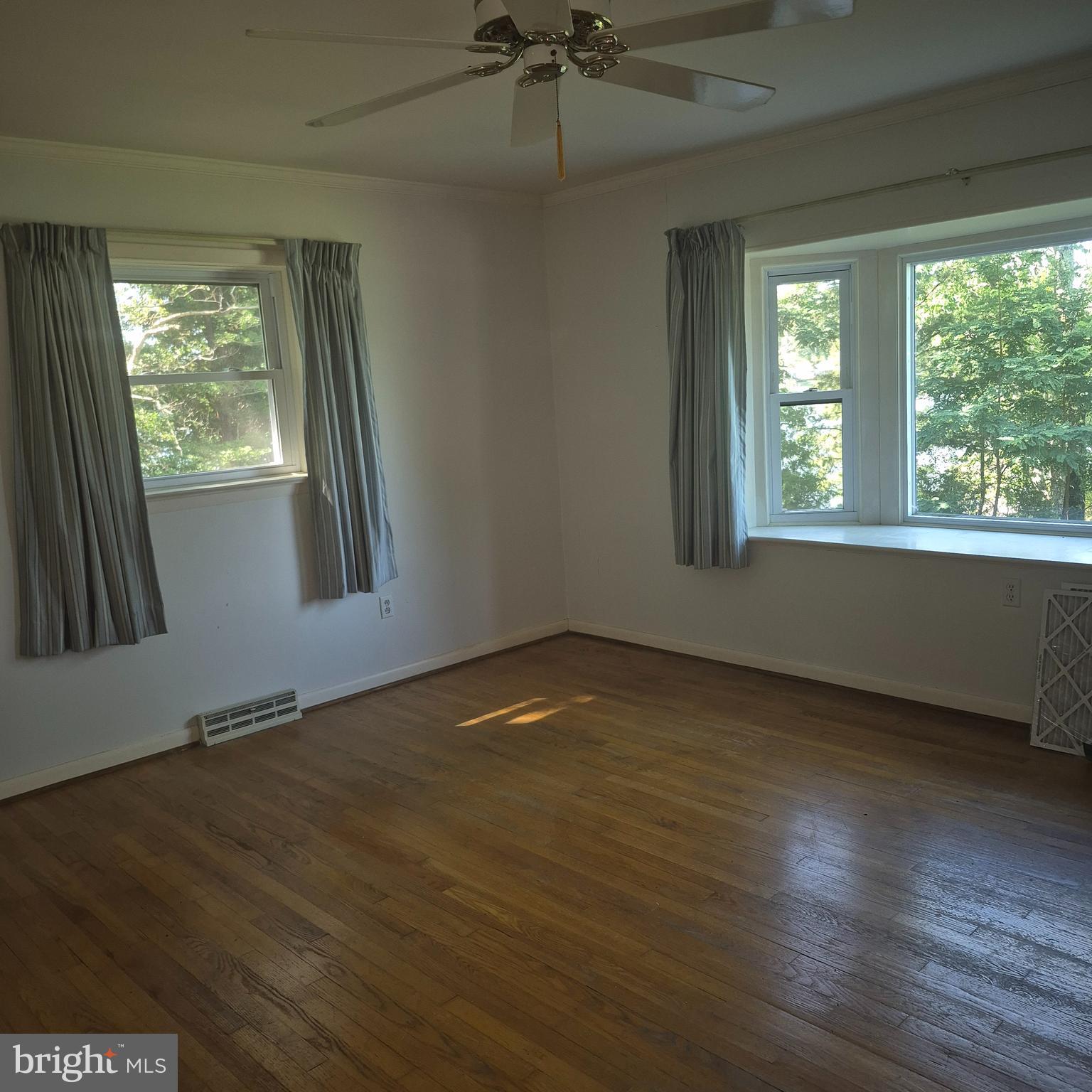 LEE DALE SHORES* - Residential