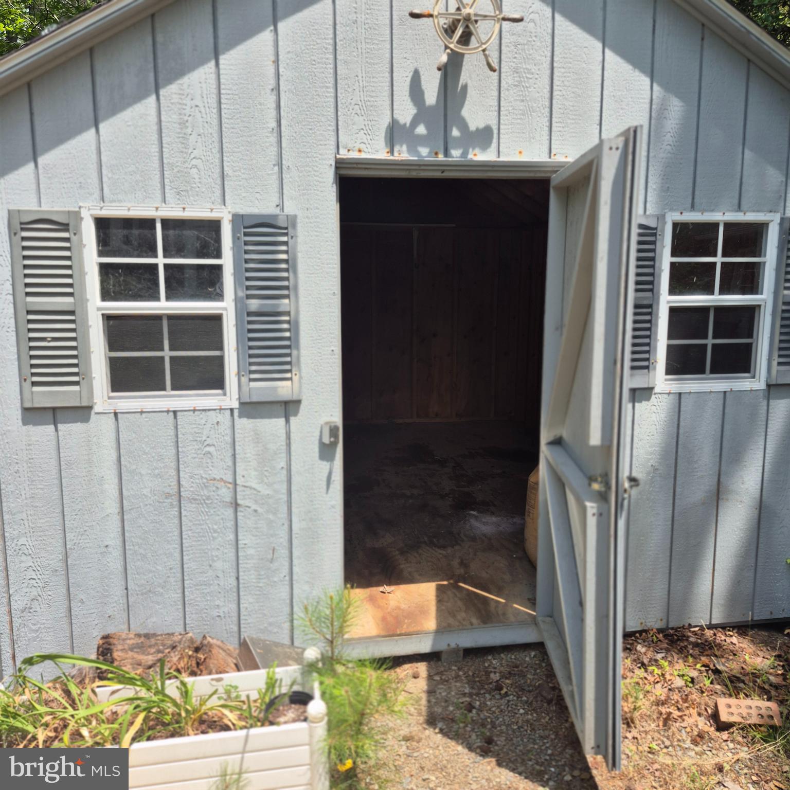 LEE DALE SHORES* - Residential