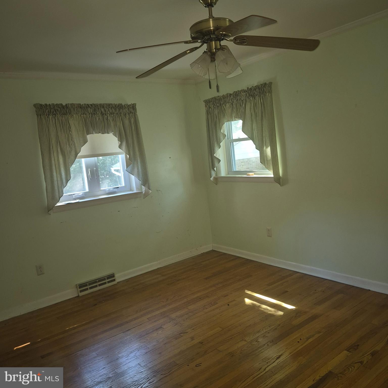 LEE DALE SHORES* - Residential