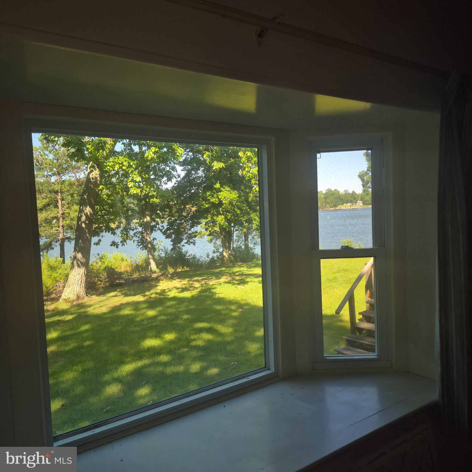LEE DALE SHORES* - Residential