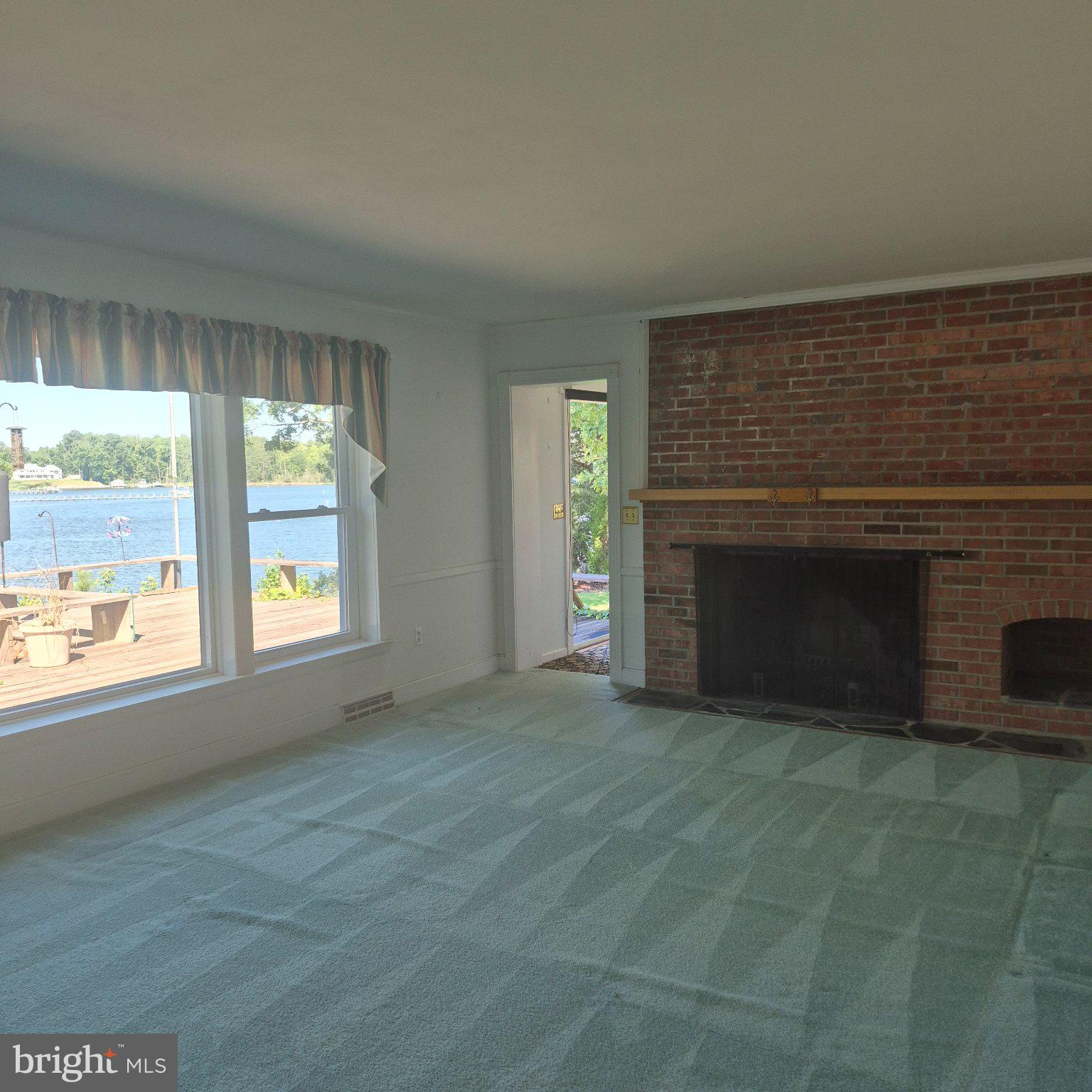LEE DALE SHORES* - Residential