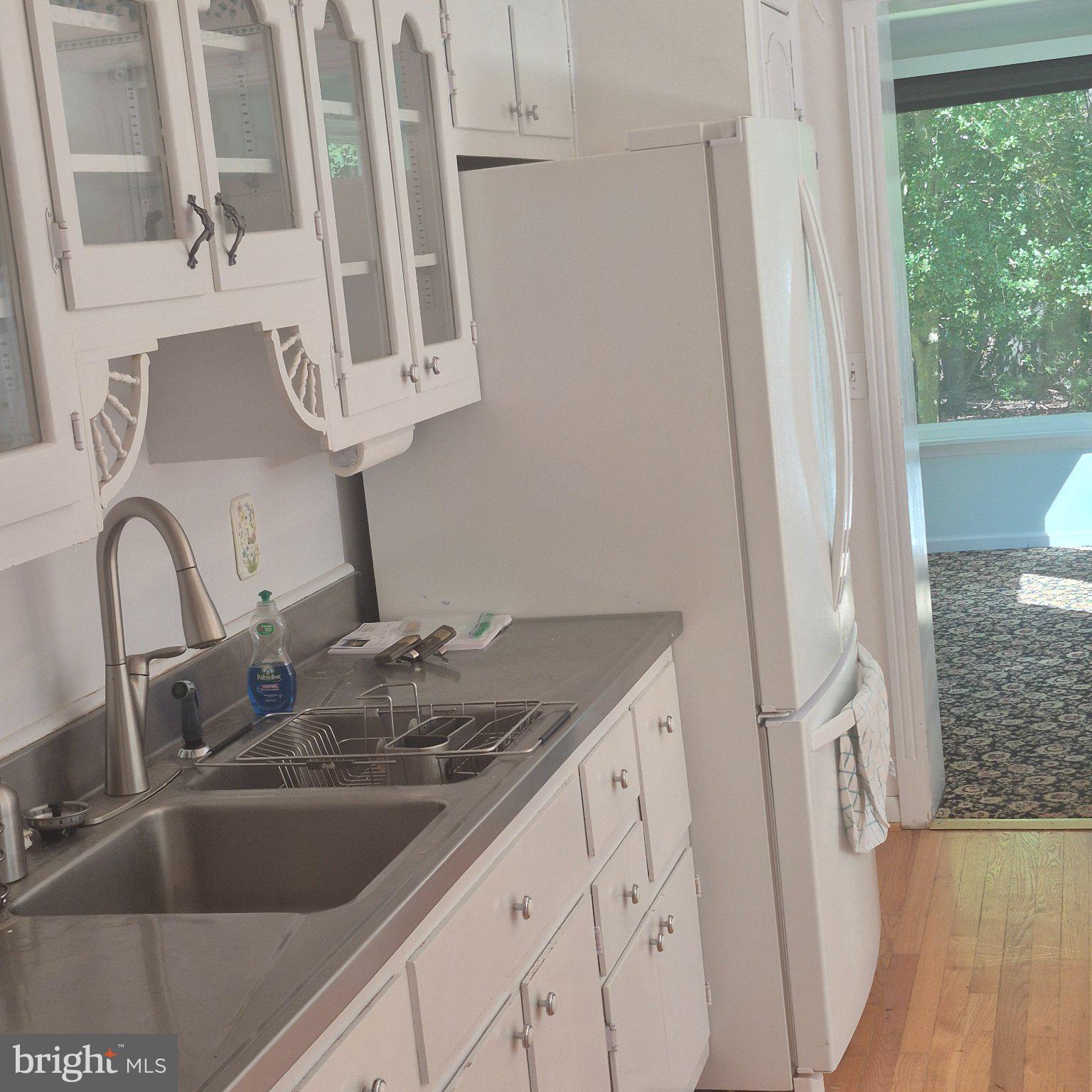 LEE DALE SHORES* - Residential