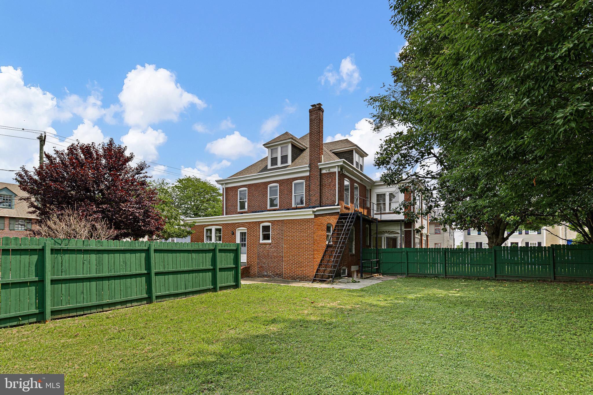 OLD NEW CASTLE - Residential