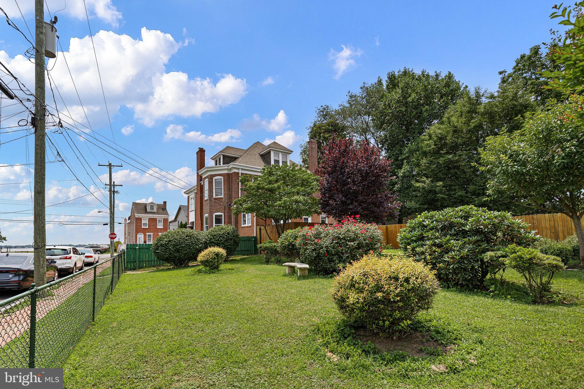 OLD NEW CASTLE - Residential