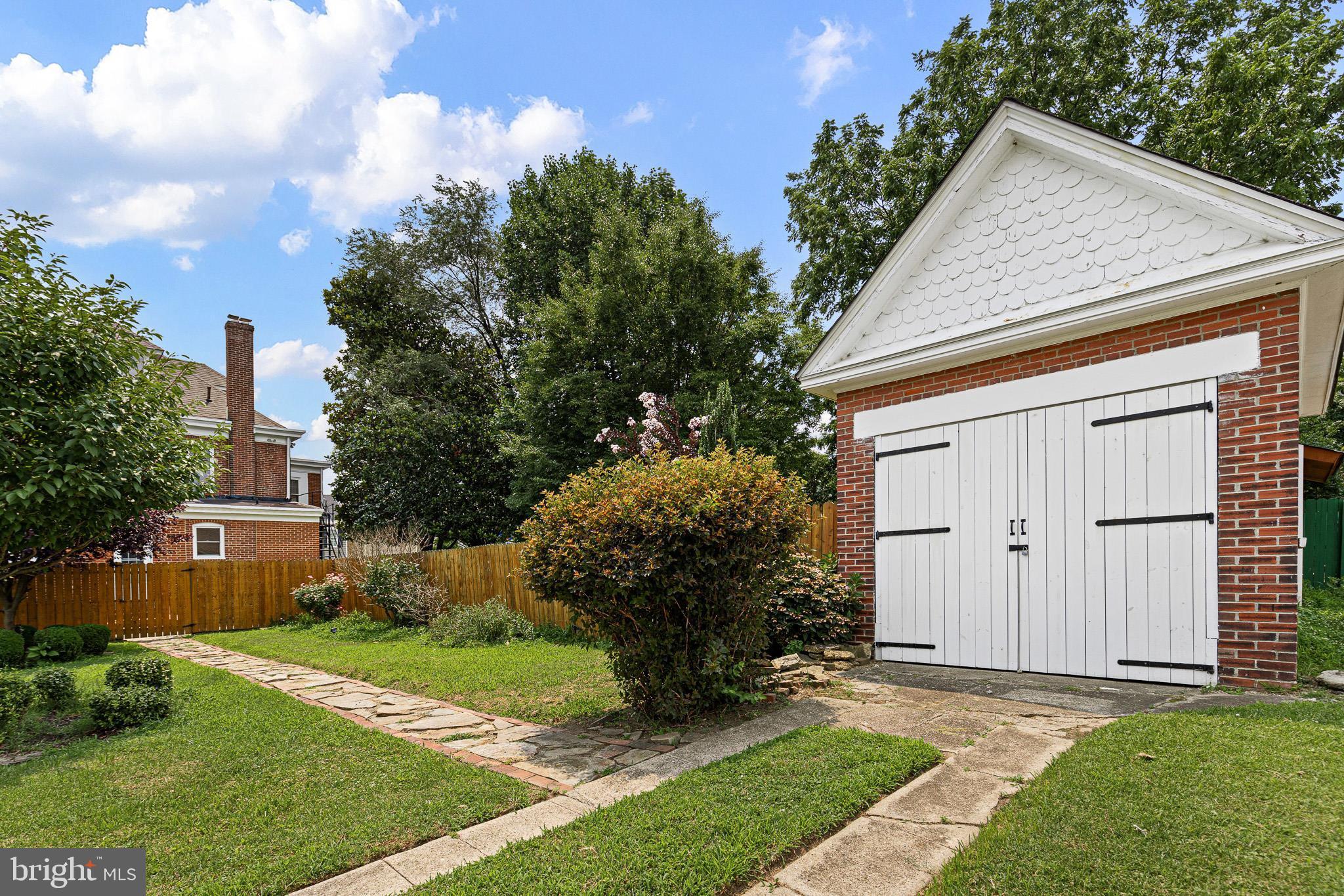 OLD NEW CASTLE - Residential
