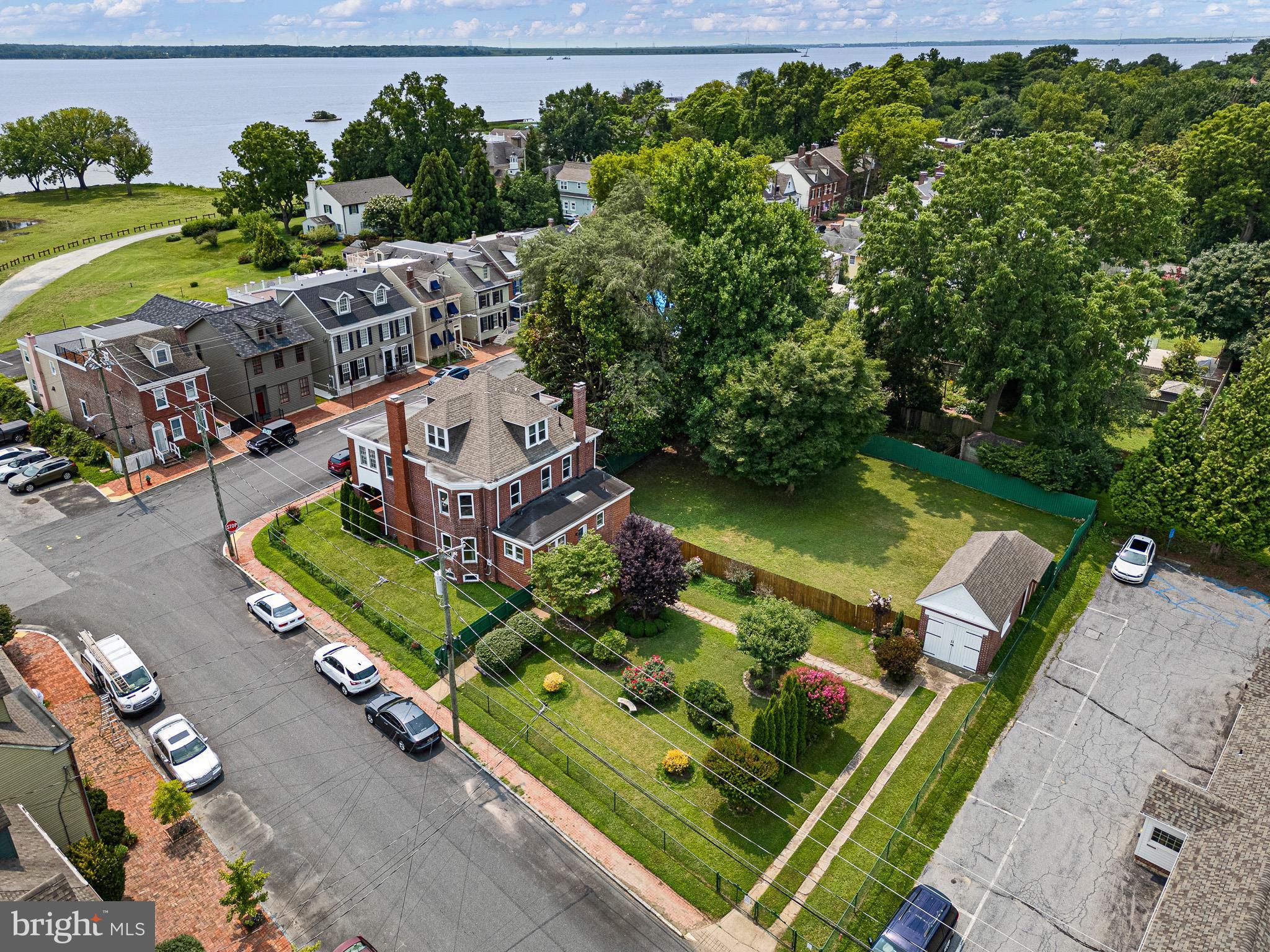 OLD NEW CASTLE - Residential