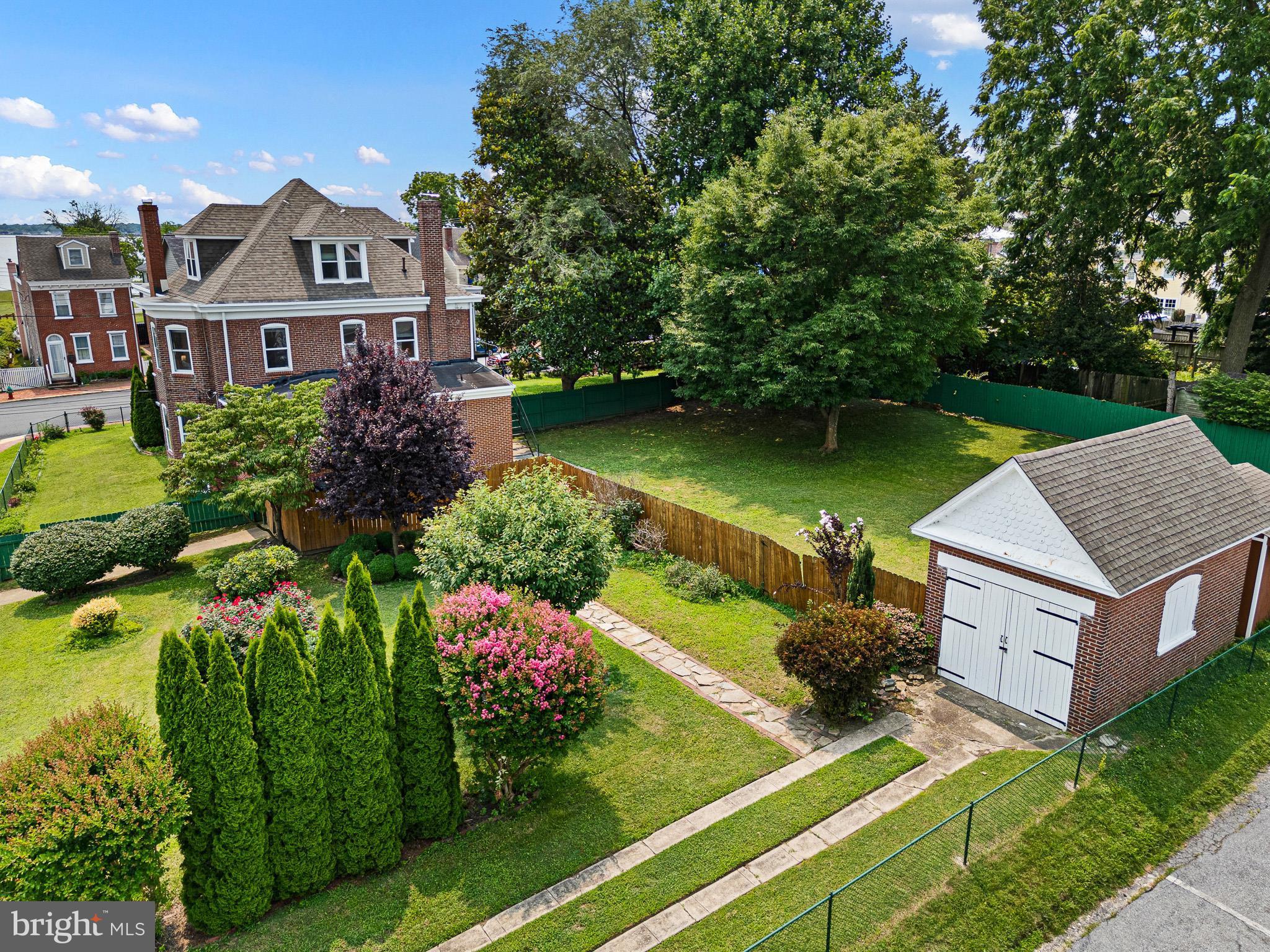 OLD NEW CASTLE - Residential