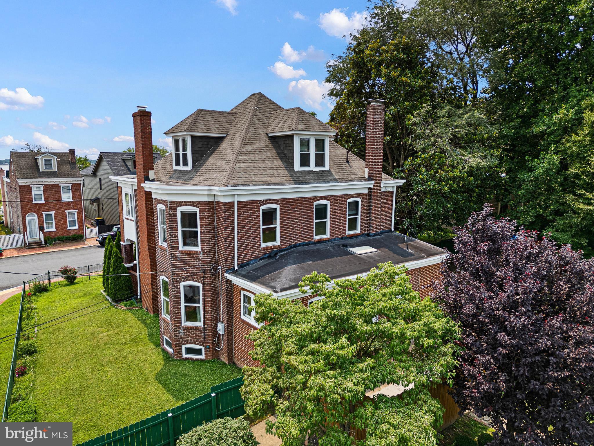 OLD NEW CASTLE - Residential