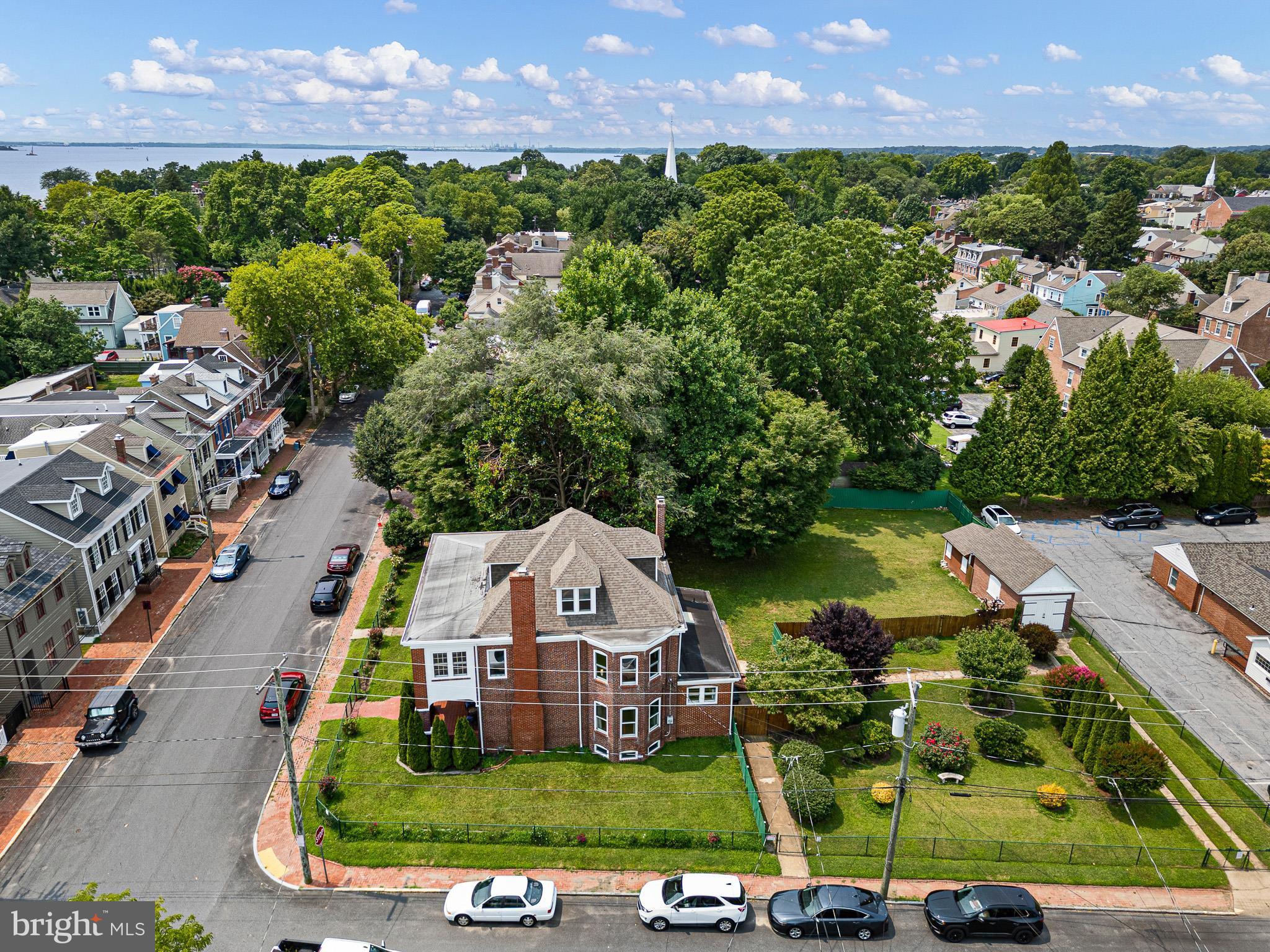 OLD NEW CASTLE - Residential
