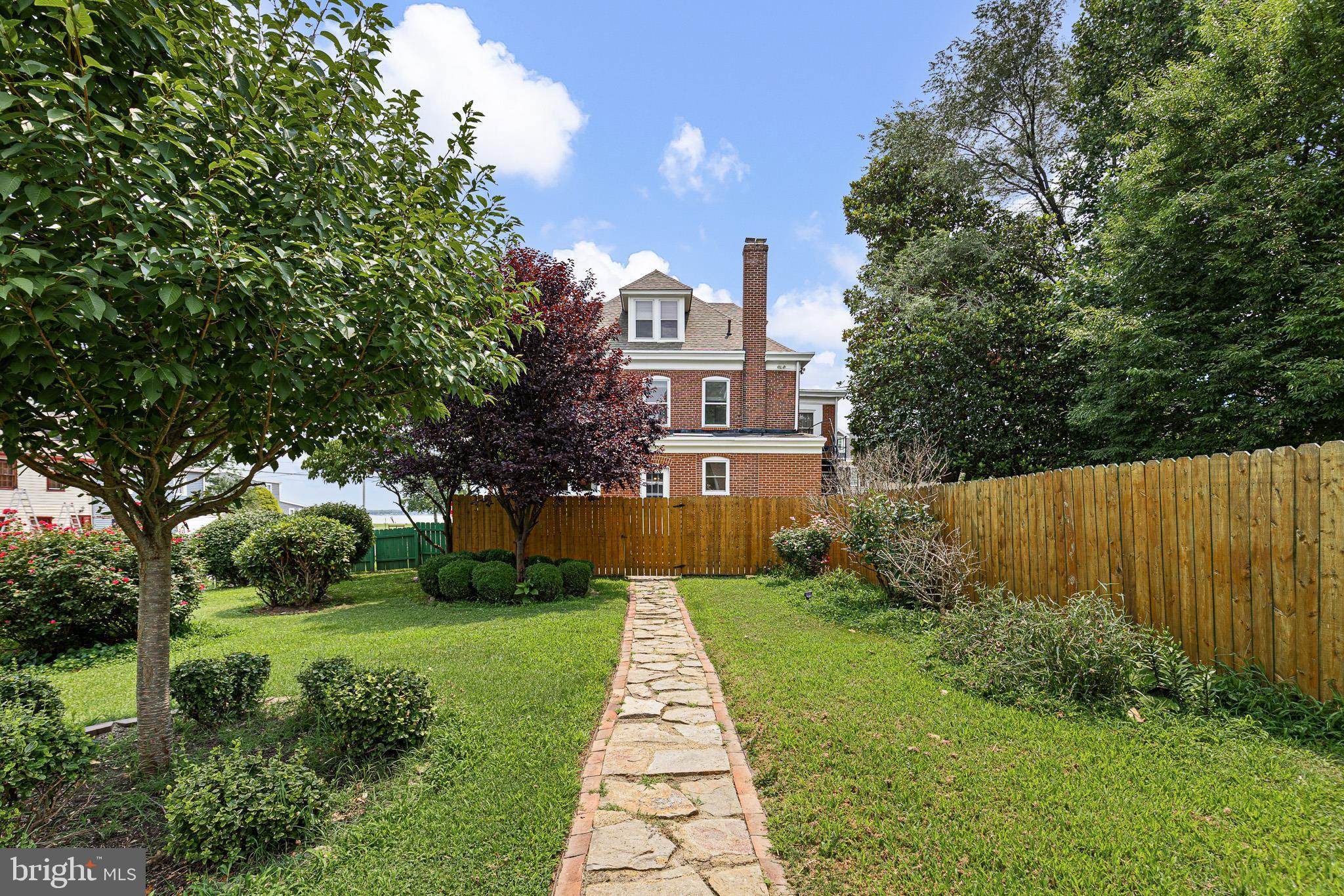 OLD NEW CASTLE - Residential