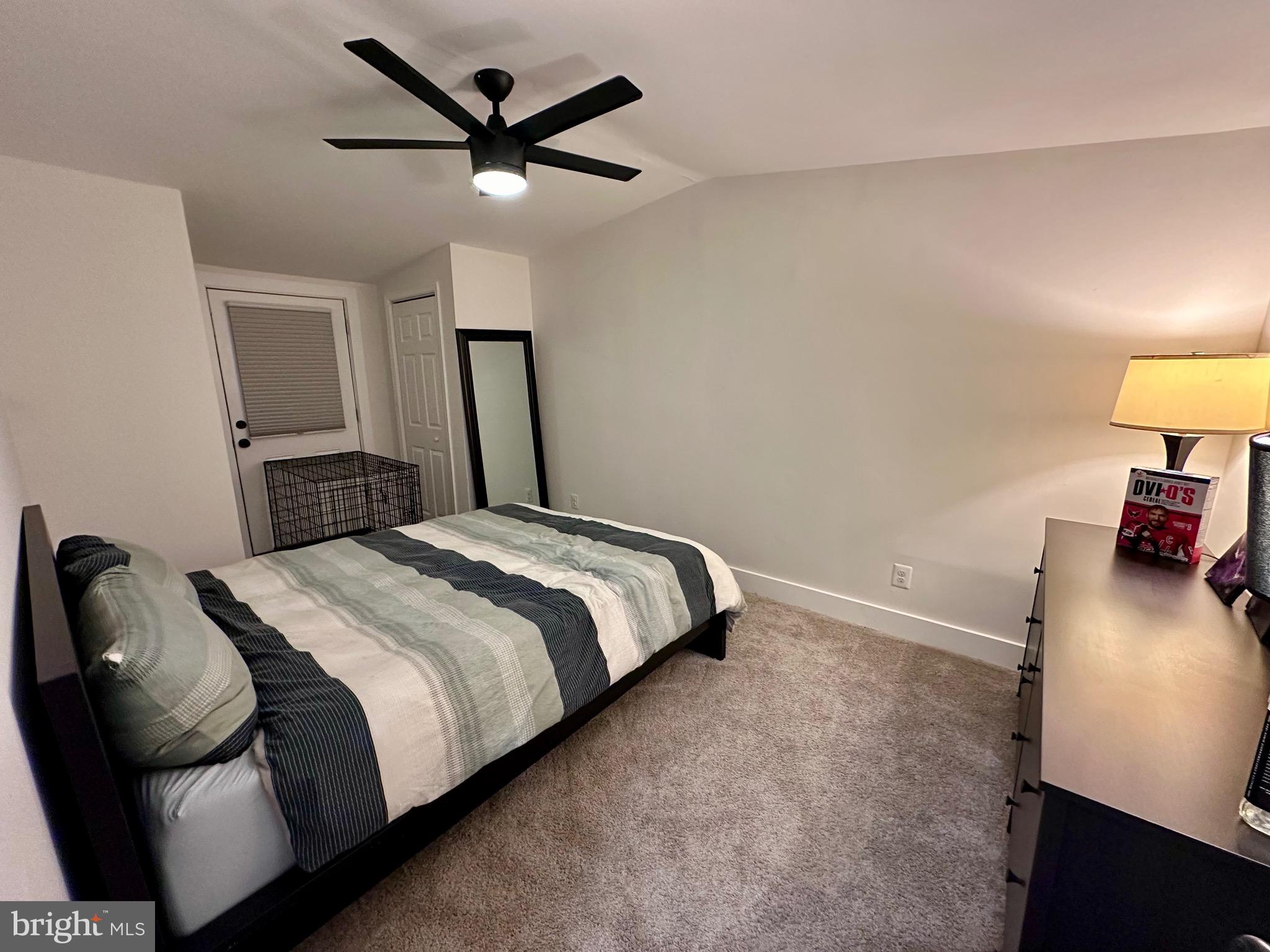 WOODLAND BEACH - Residential Lease