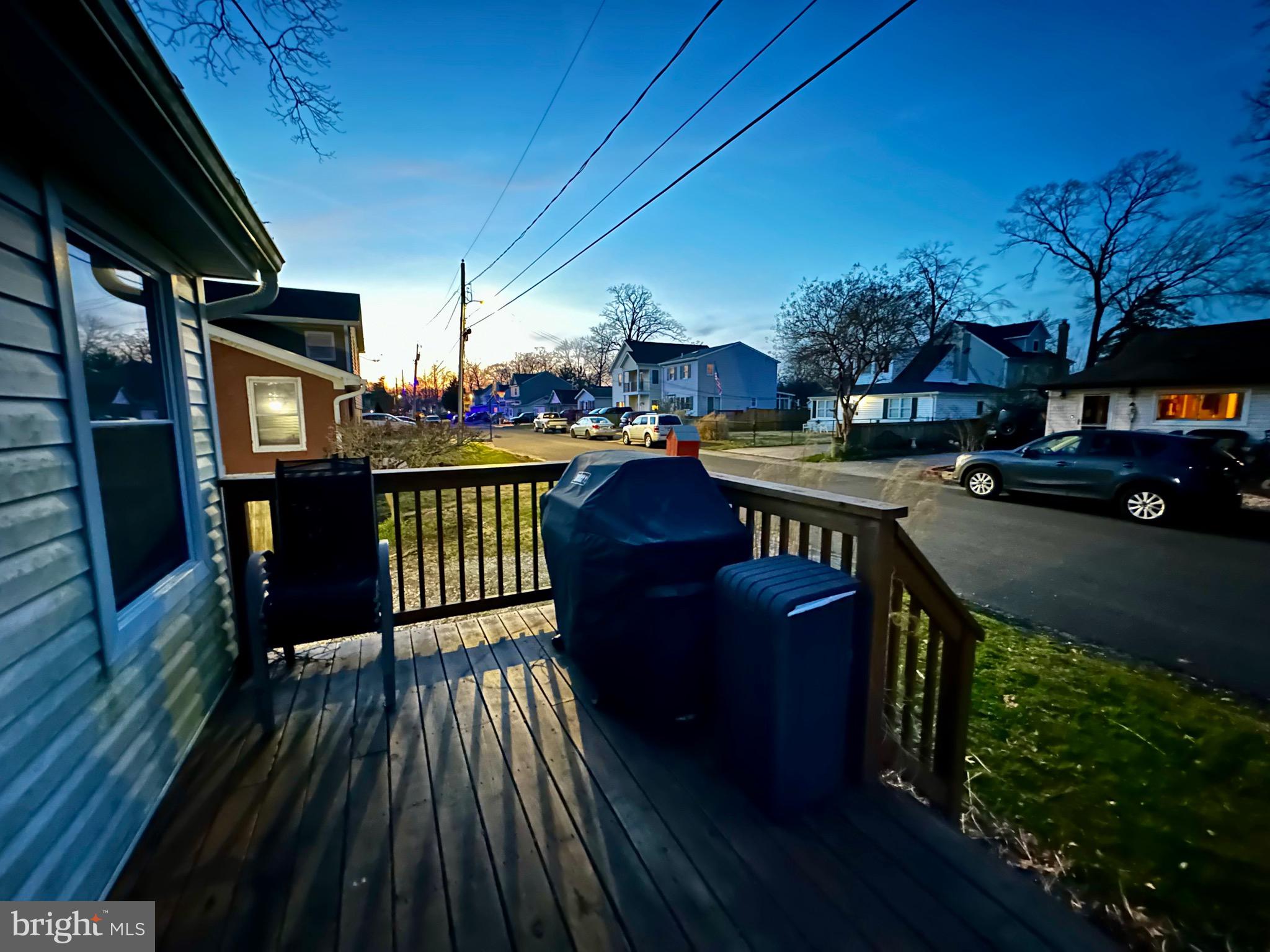 WOODLAND BEACH - Residential Lease