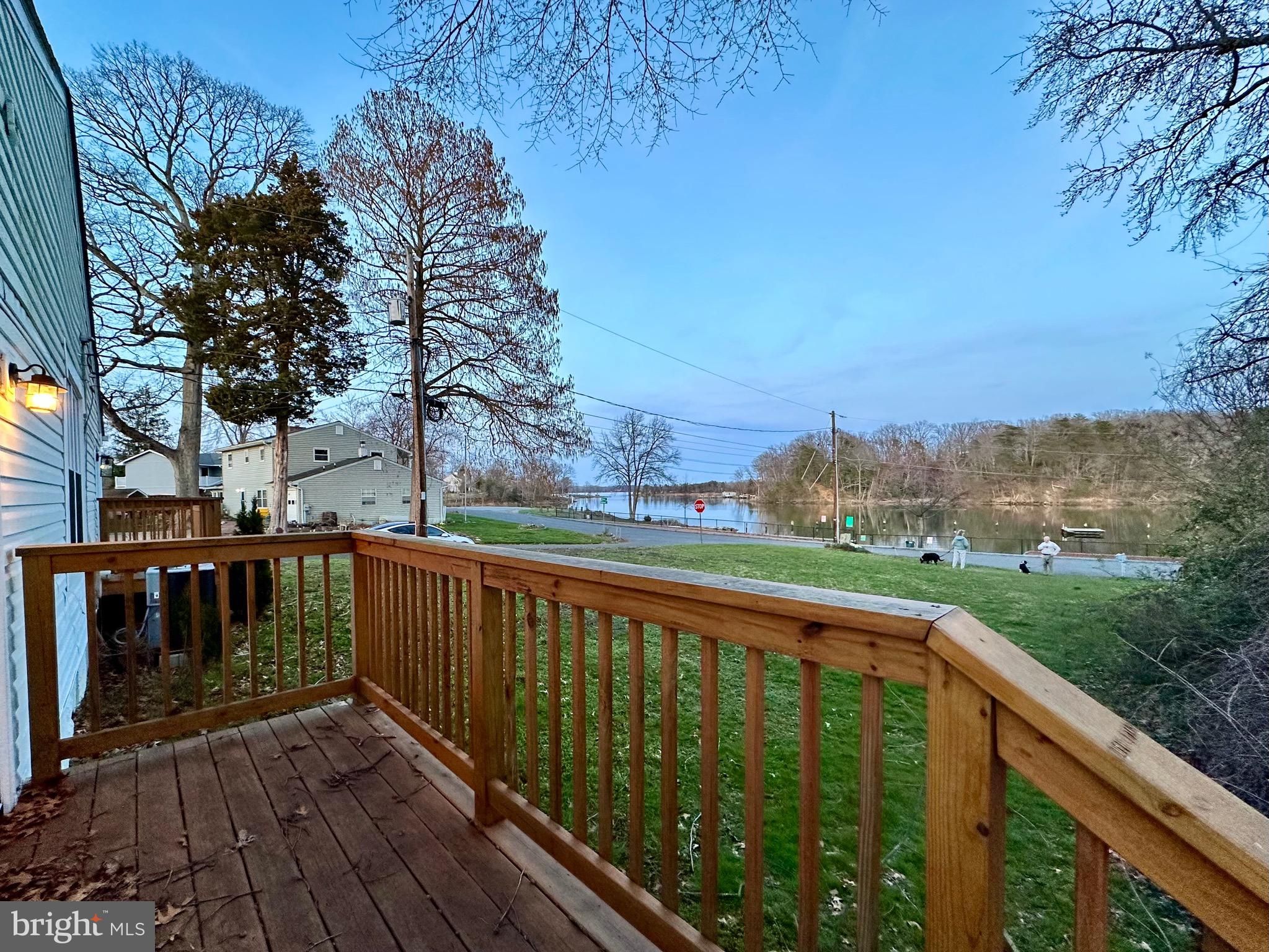 WOODLAND BEACH - Residential Lease