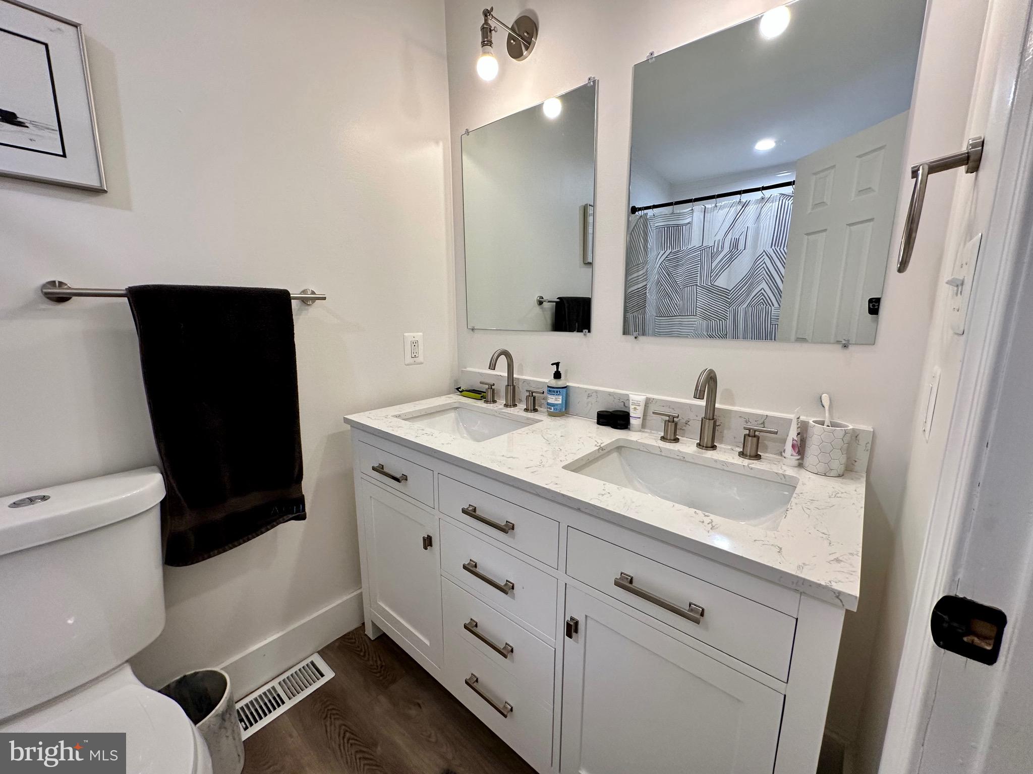 WOODLAND BEACH - Residential Lease