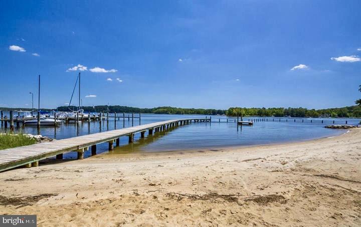 WOODLAND BEACH - Residential Lease
