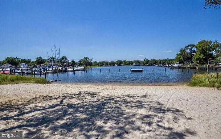 WOODLAND BEACH - Residential Lease