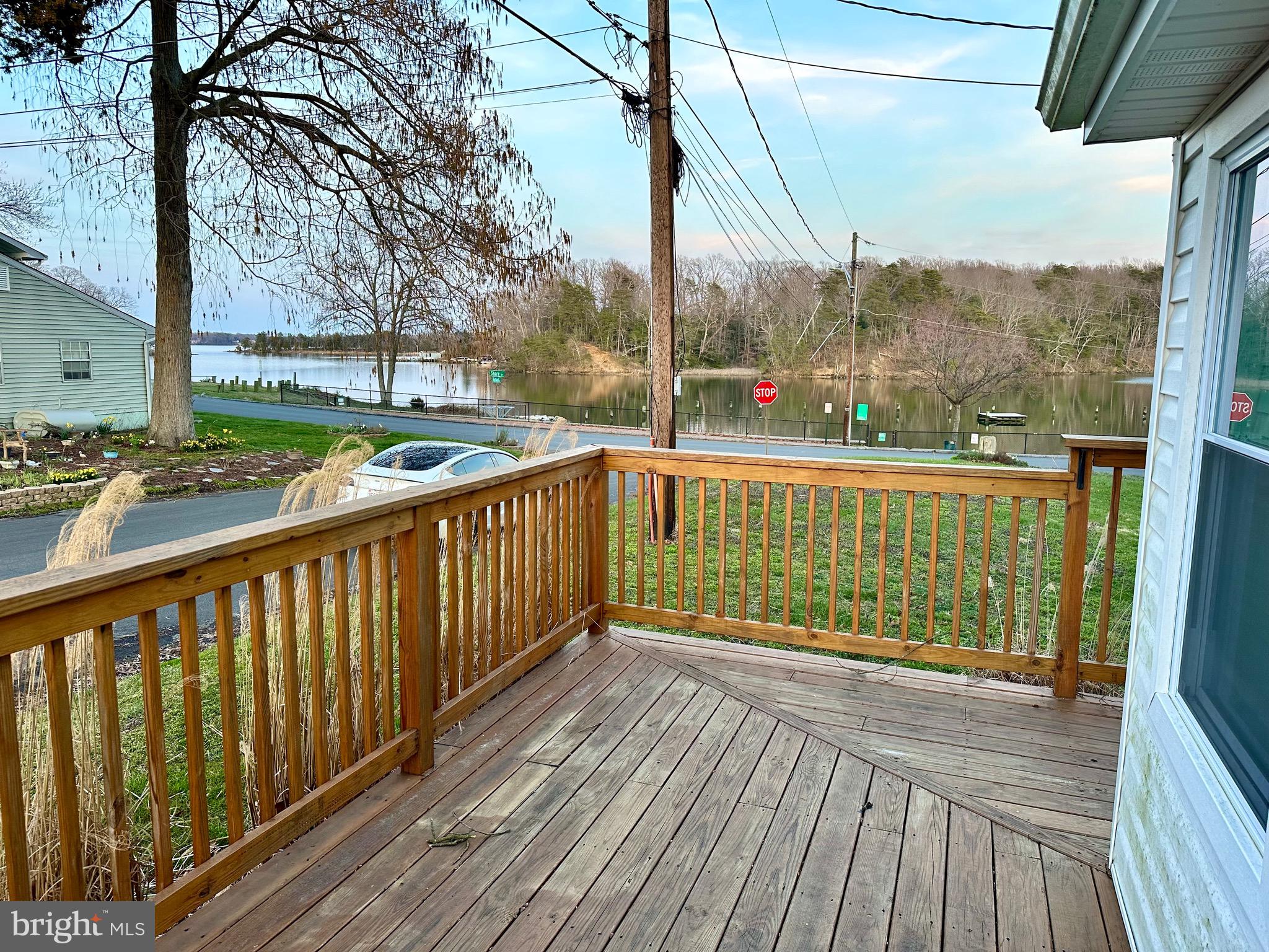 WOODLAND BEACH - Residential Lease