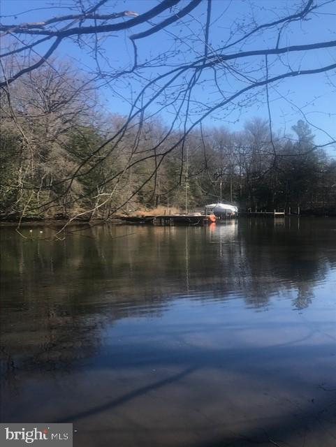 Waterfront lot in Severna Park! Nearly 1/4 acre tucked away yet close to everything for you to create your own private waterfront haven. Served by public sewer and well water. House is a tear down, do not attempt to enter. Lots of potential here!