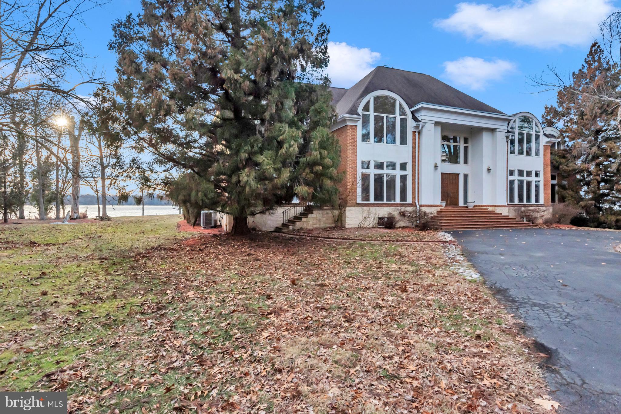 RIVER VIEW - Residential