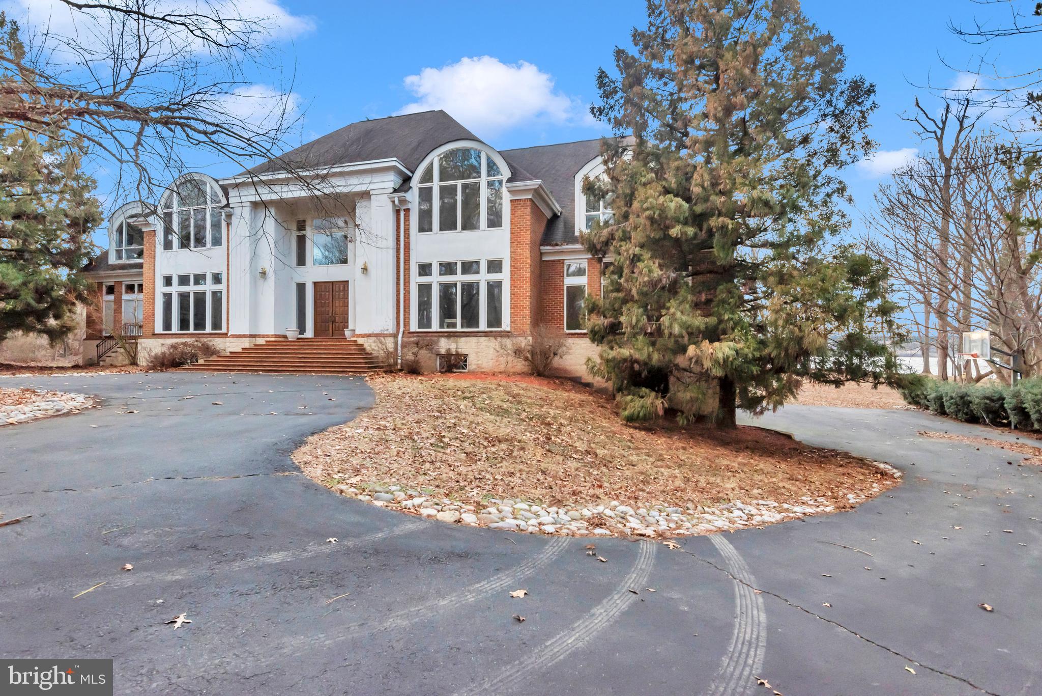RIVER VIEW - Residential