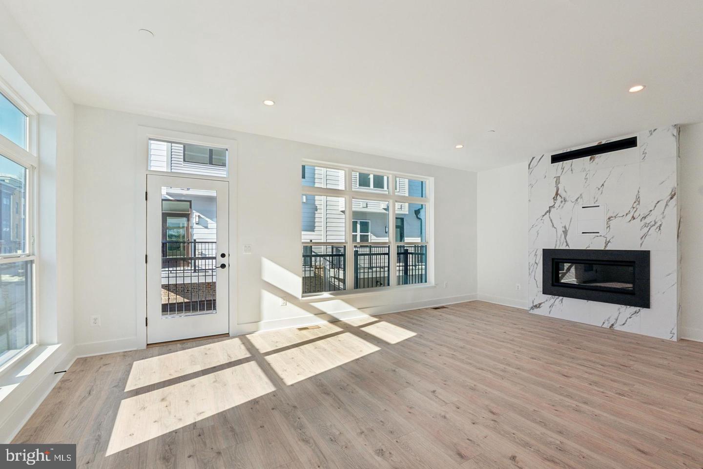 TYSONS RIDGE - Residential