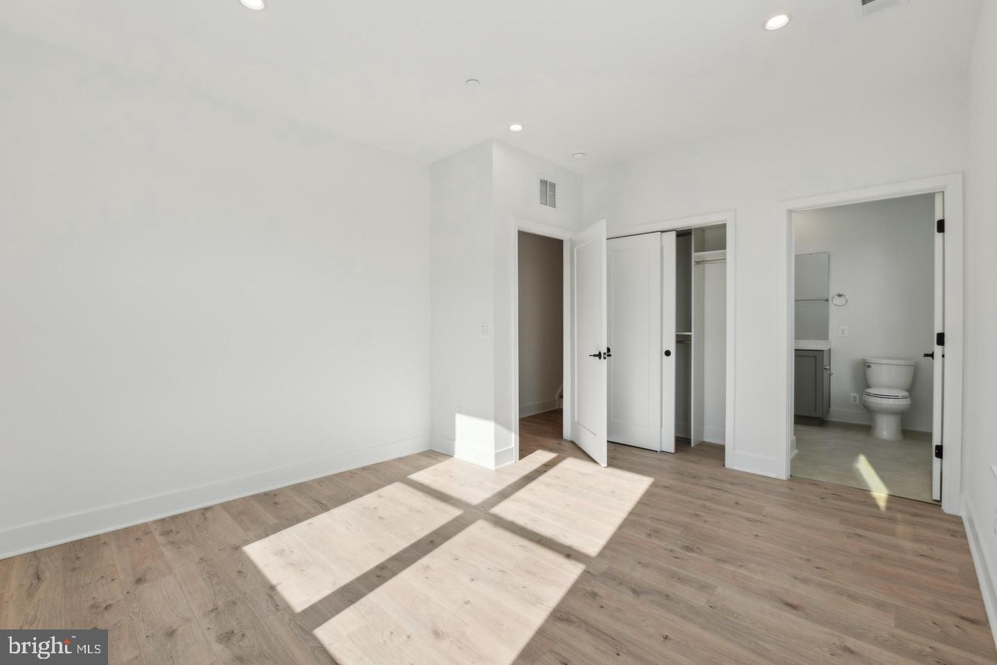 TYSONS RIDGE - Residential