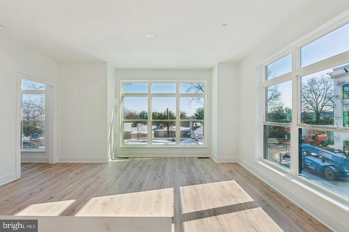 TYSONS RIDGE - Residential
